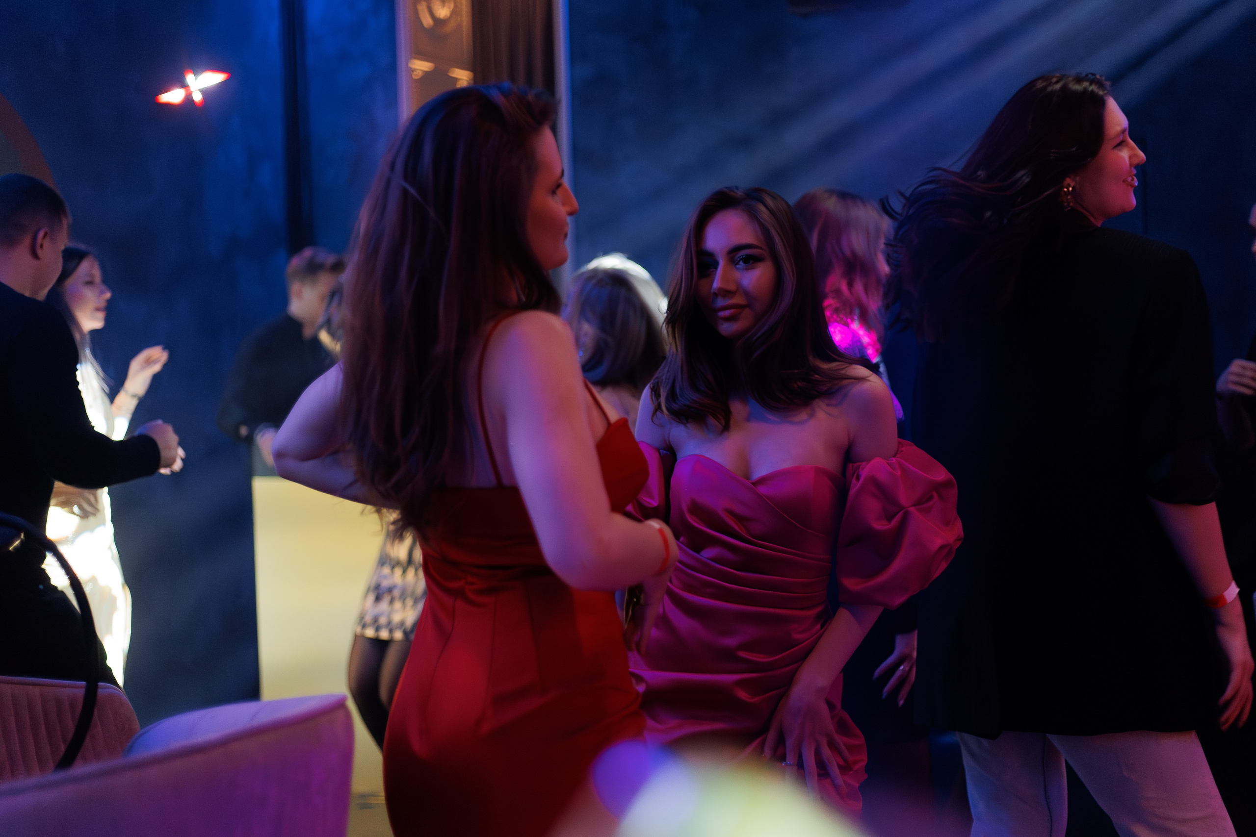 ЛУВР [Открытие Ночного клуба]. СВОИ. ФОТООТЧЕТЫ-СОБЫТИЯ-МЕСТА