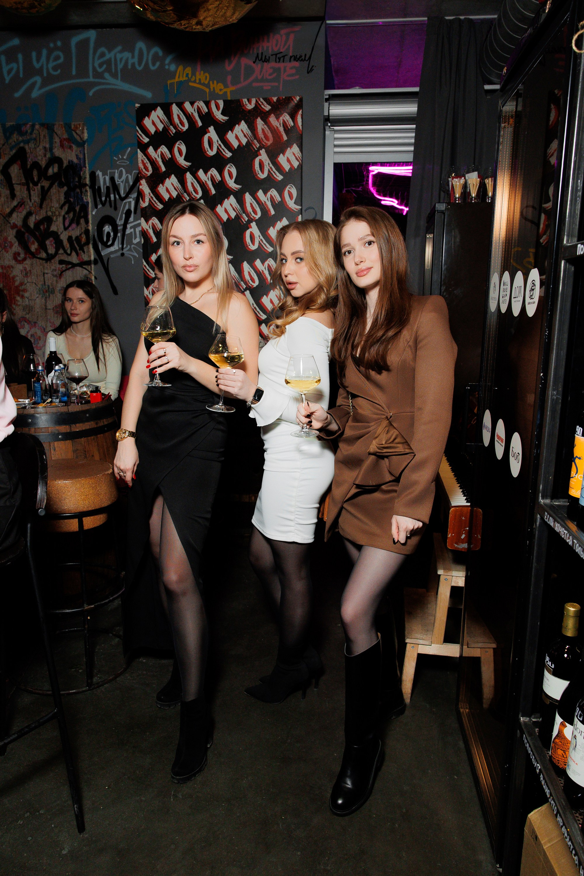 ВИНОТЕКА — 8 МАРТА. СВОИ. ФОТООТЧЕТЫ-СОБЫТИЯ-МЕСТА