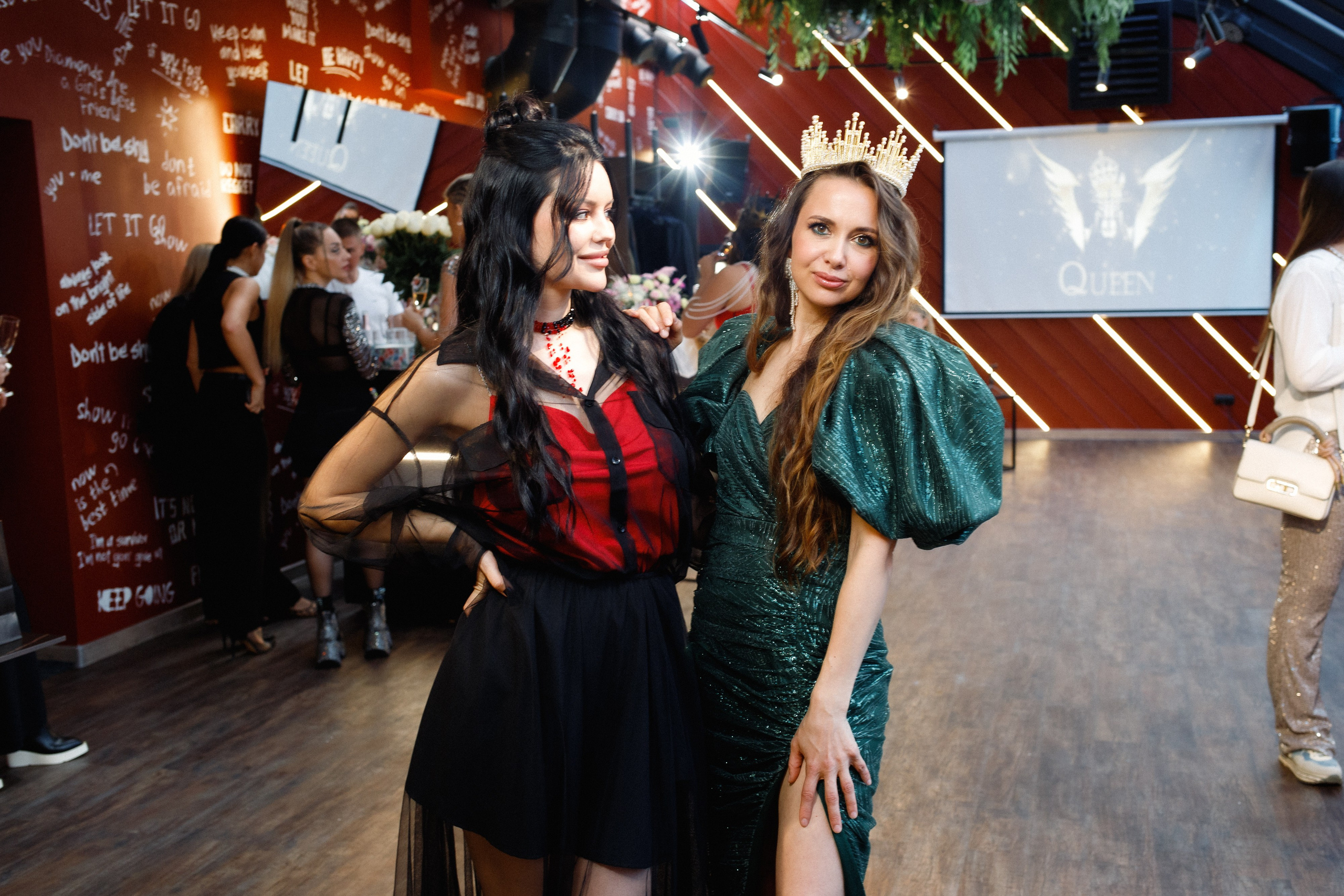 QUEEN KHV [12 ЛЕТ]. СВОИ. ФОТООТЧЕТЫ-СОБЫТИЯ-МЕСТА