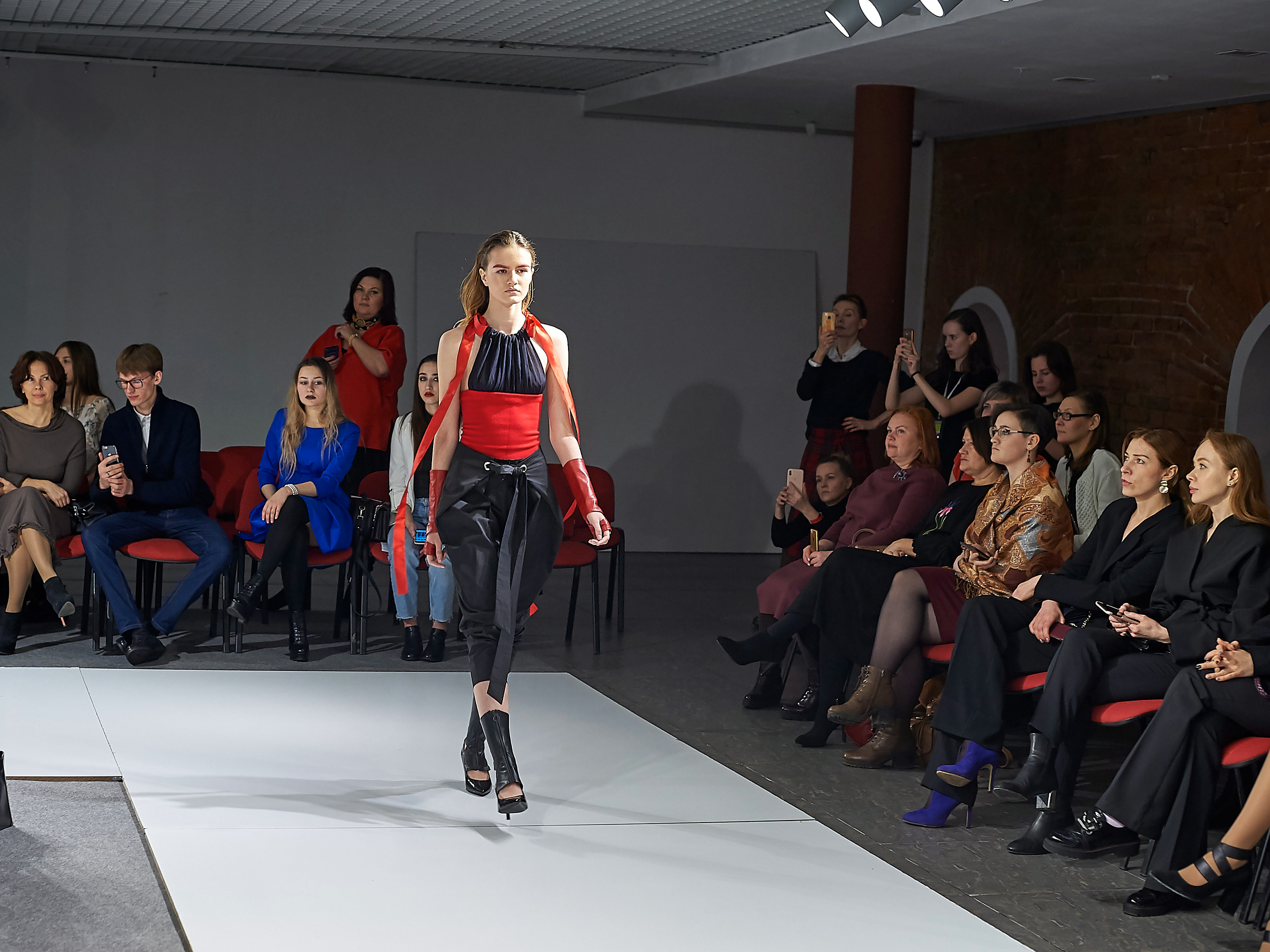 Fashion Week Ekb 2019. Фотографии отовсюду и обо всем