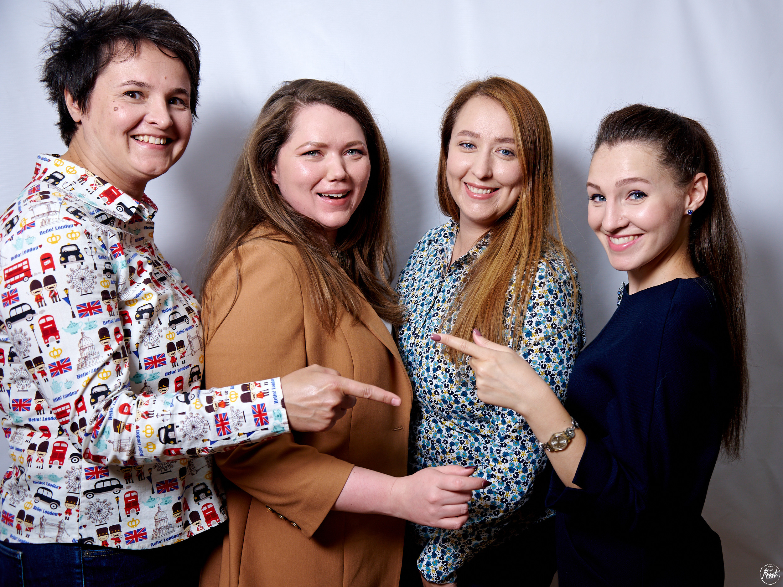 Сотрудники языковой школы «Талисман». Фотографии отовсюду и обо всем