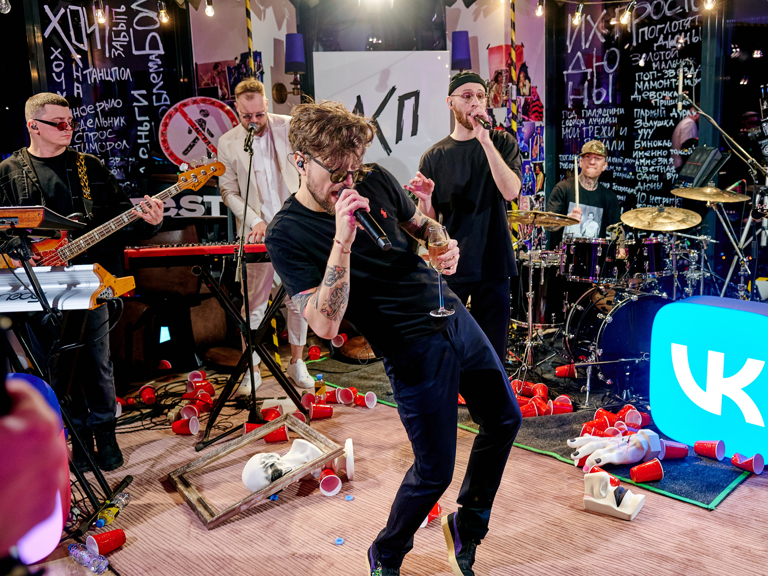 ЛСП на VK Fest 2022. Backstage. Фотографии отовсюду и обо всем