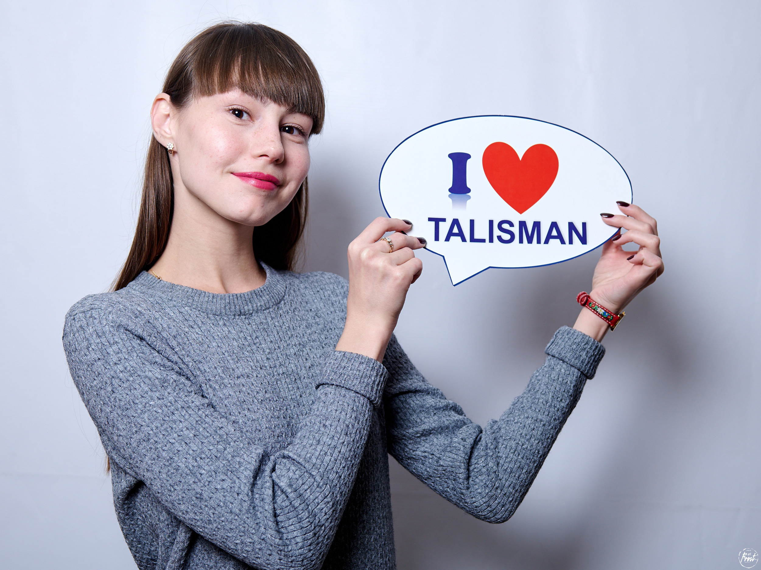 Сотрудники языковой школы «Талисман». Фотографии отовсюду и обо всем