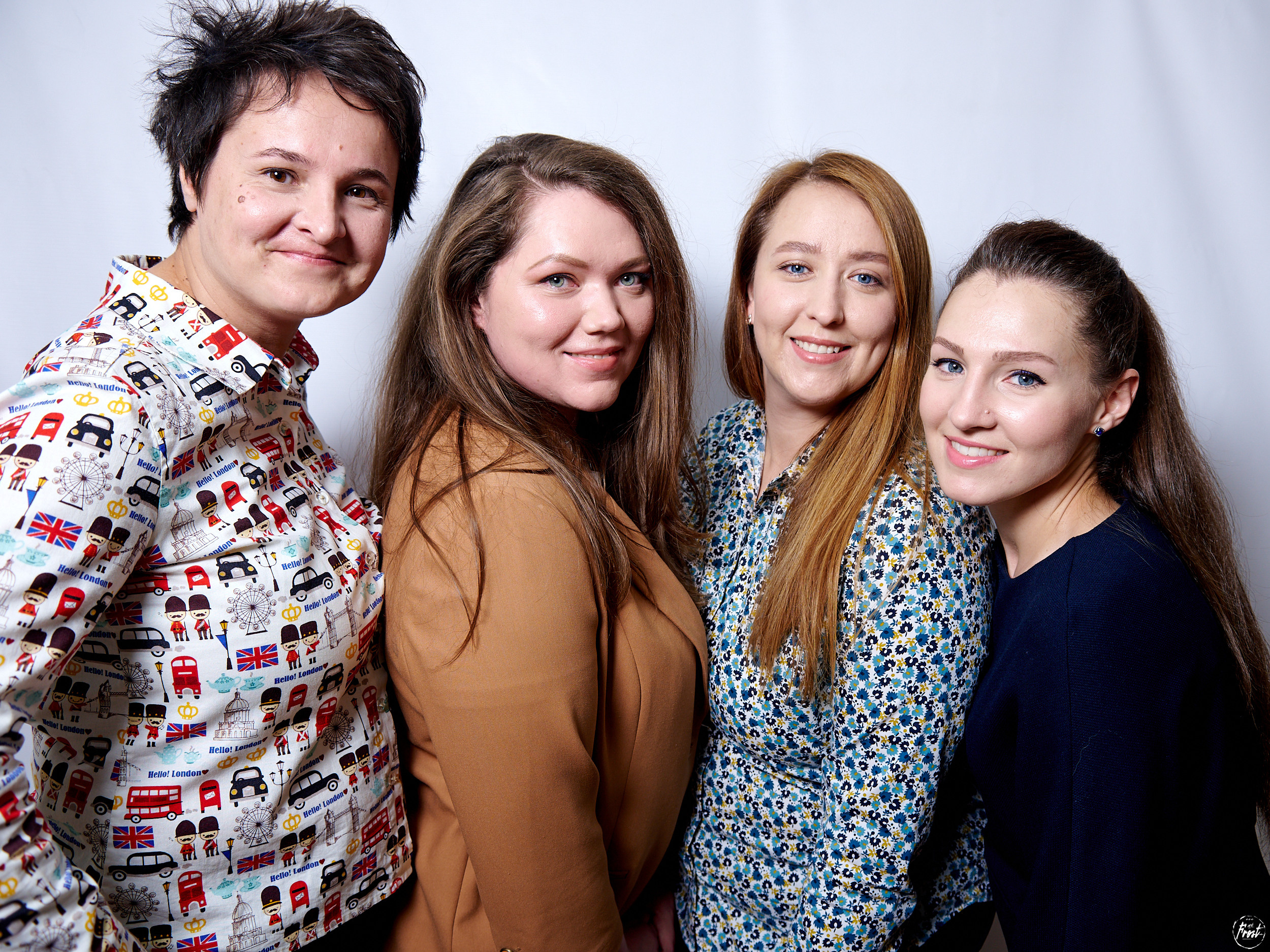 Сотрудники языковой школы «Талисман». Фотографии отовсюду и обо всем