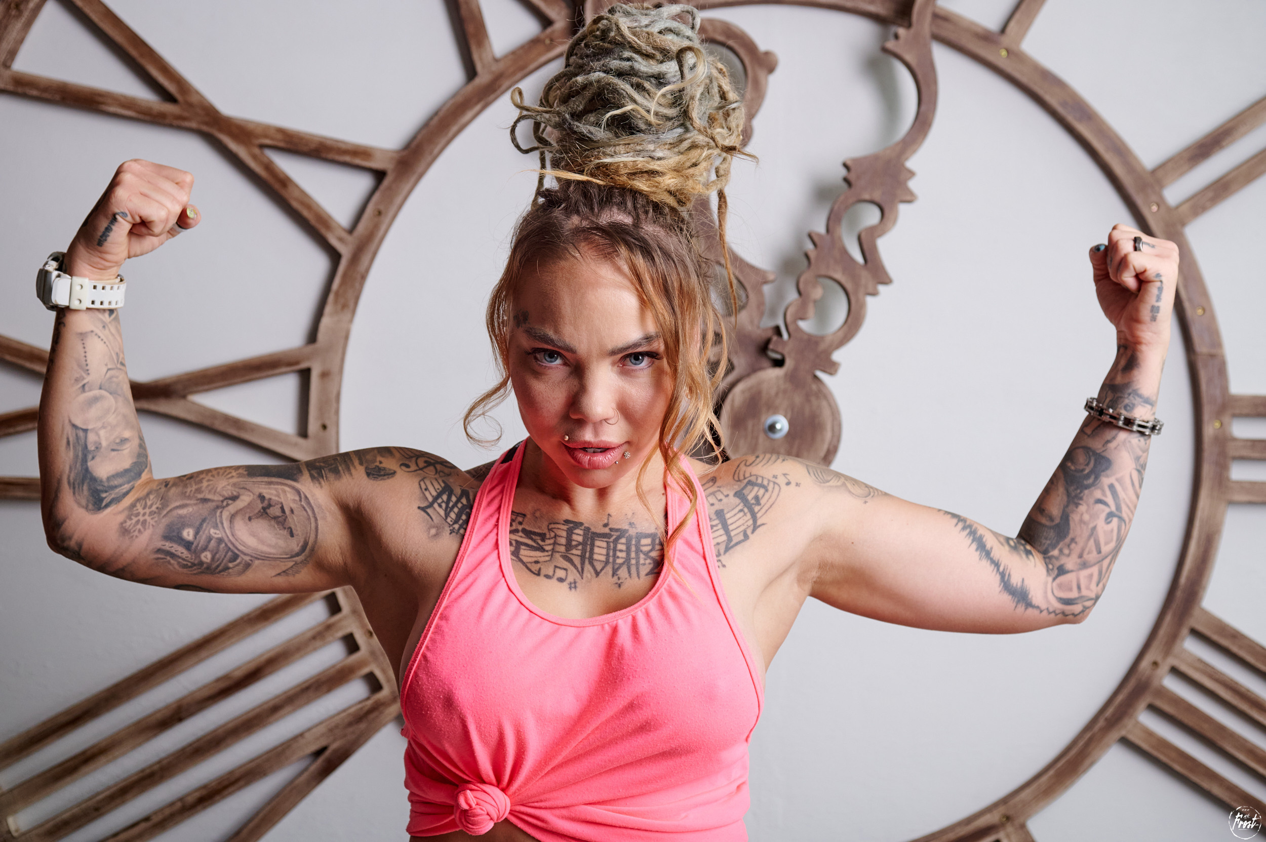 Промо сериала «Гриша Субботин». Фотографии отовсюду и обо всем