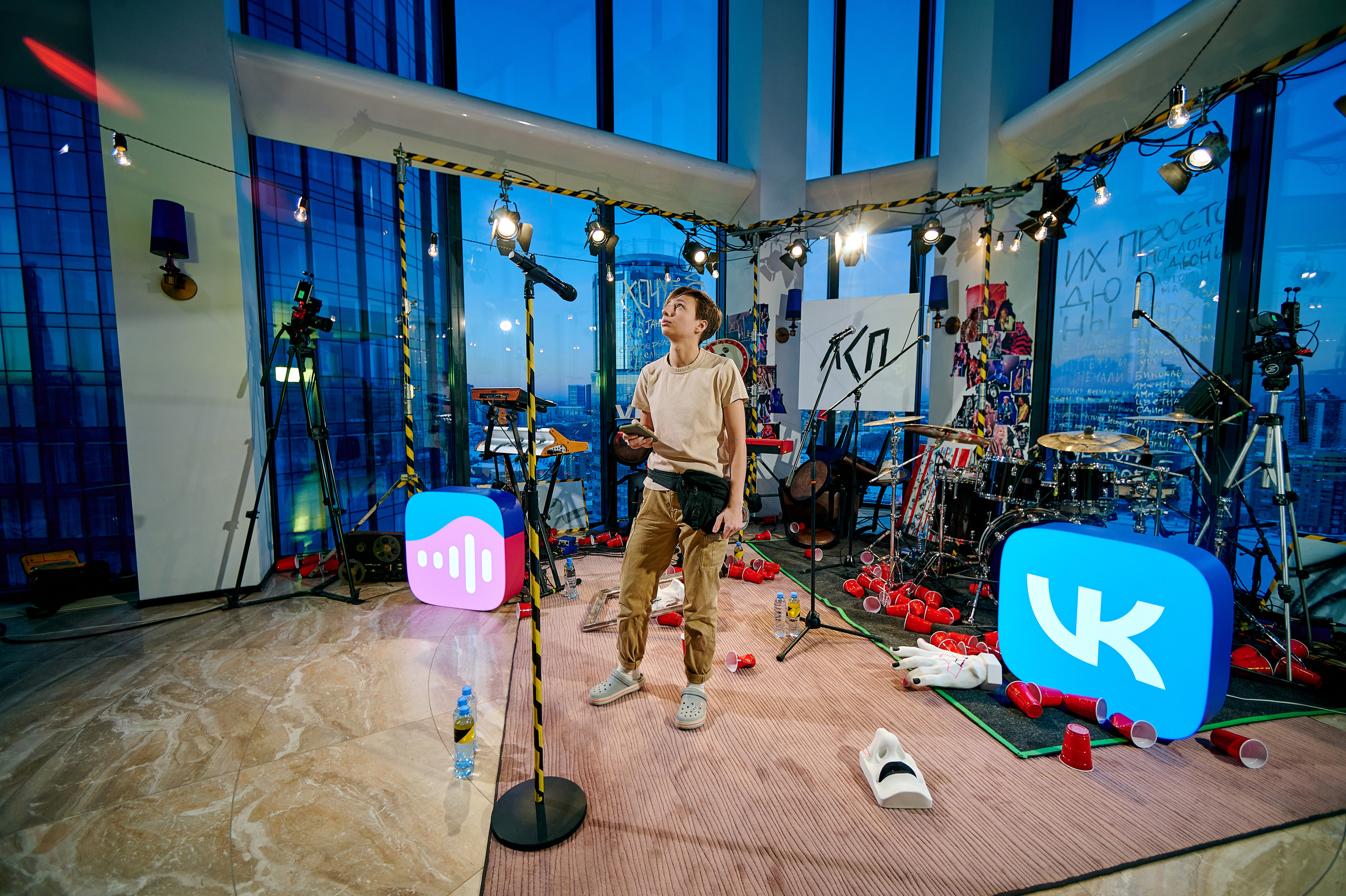 ЛСП на VK Fest 2022. Backstage. Фотографии отовсюду и обо всем