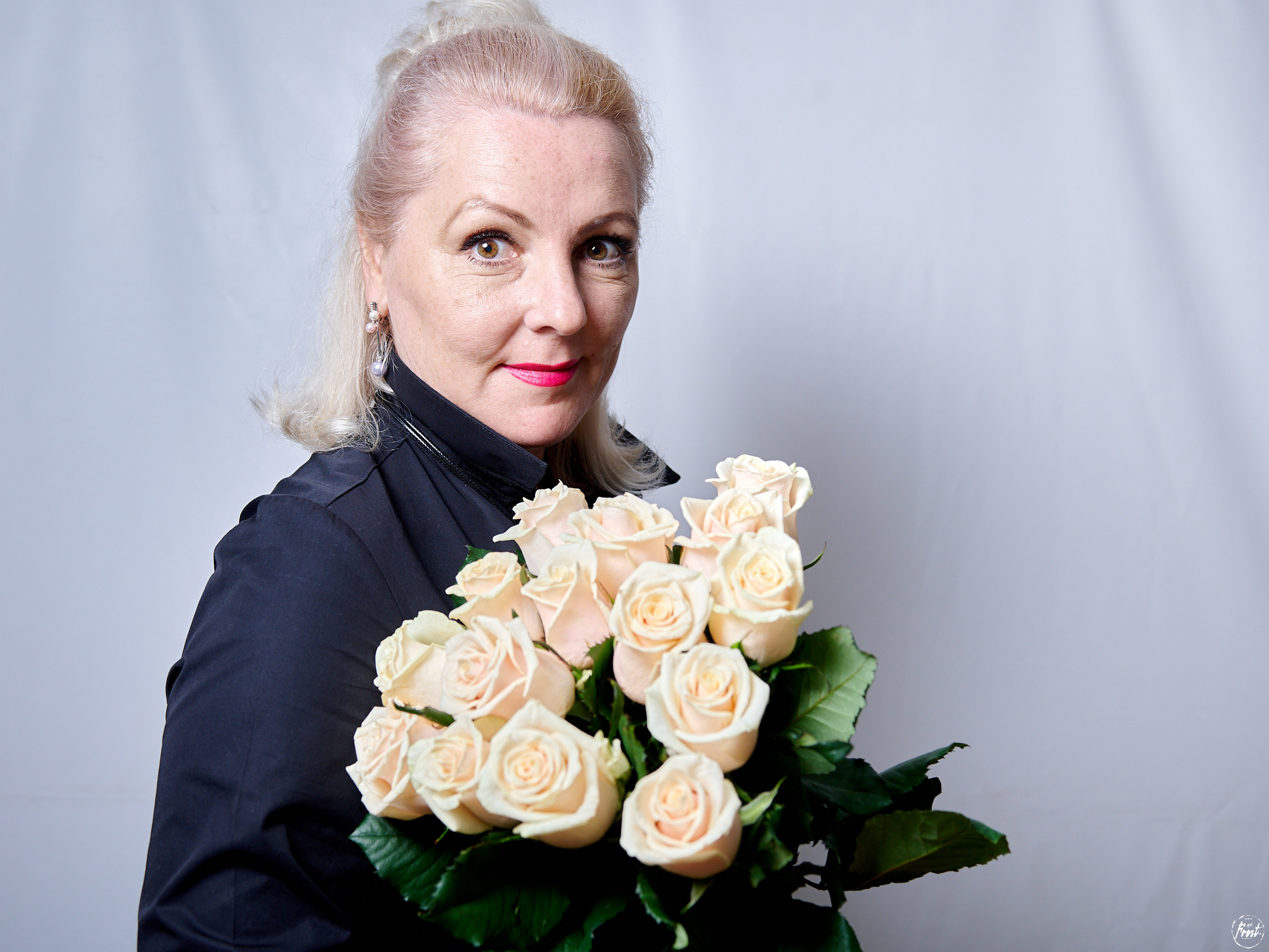 Сотрудники языковой школы «Талисман». Фотографии отовсюду и обо всем