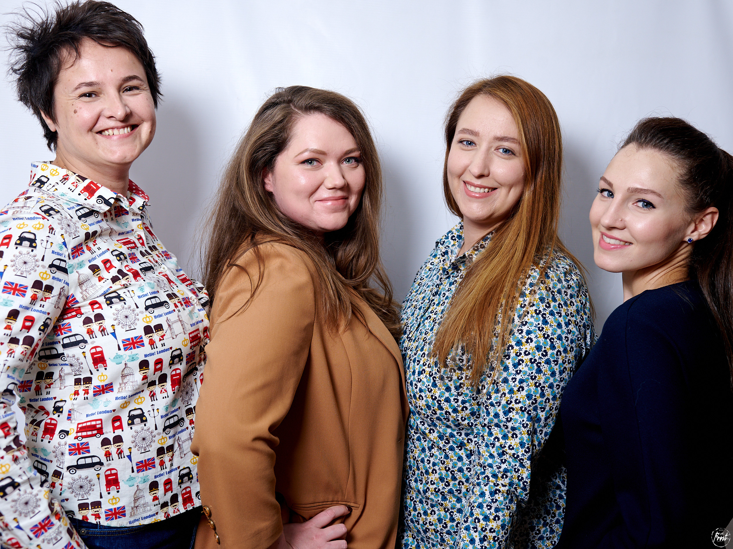 Сотрудники языковой школы «Талисман». Фотографии отовсюду и обо всем