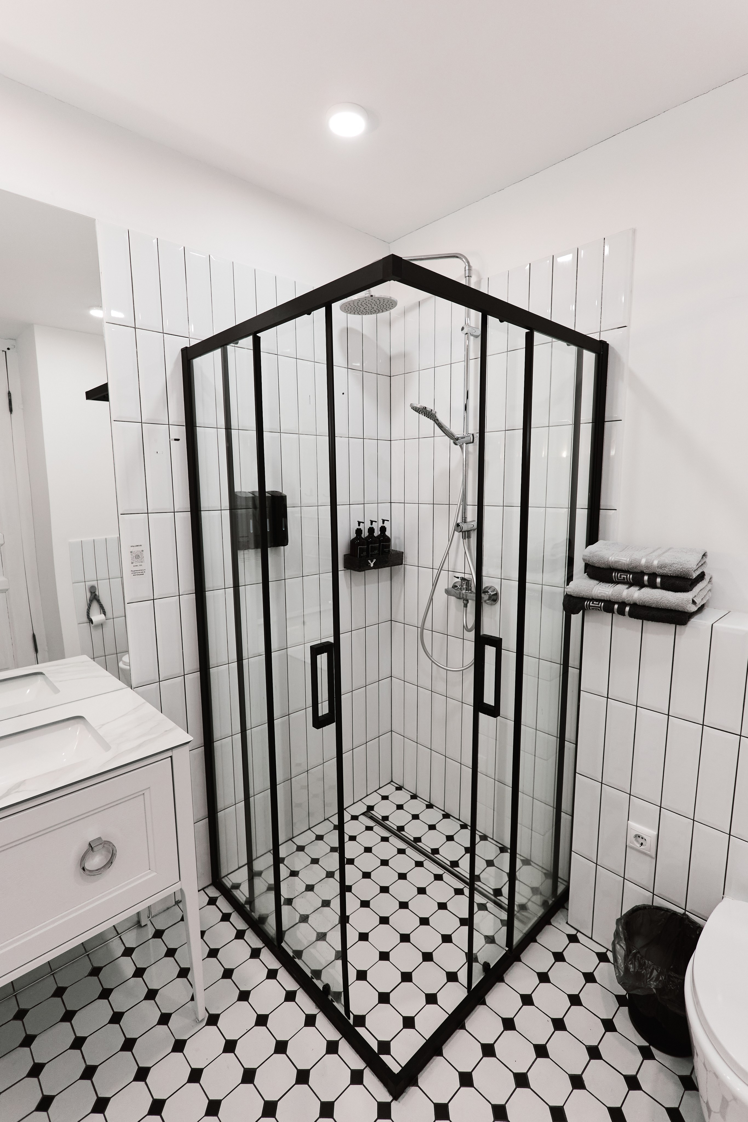 Интерьерная съемка отеля. Фэшн-фотография и портреты в Владивостоке. Превращаю съёмку в повествование — создаю образы с сюжетом, которые остаются в памяти