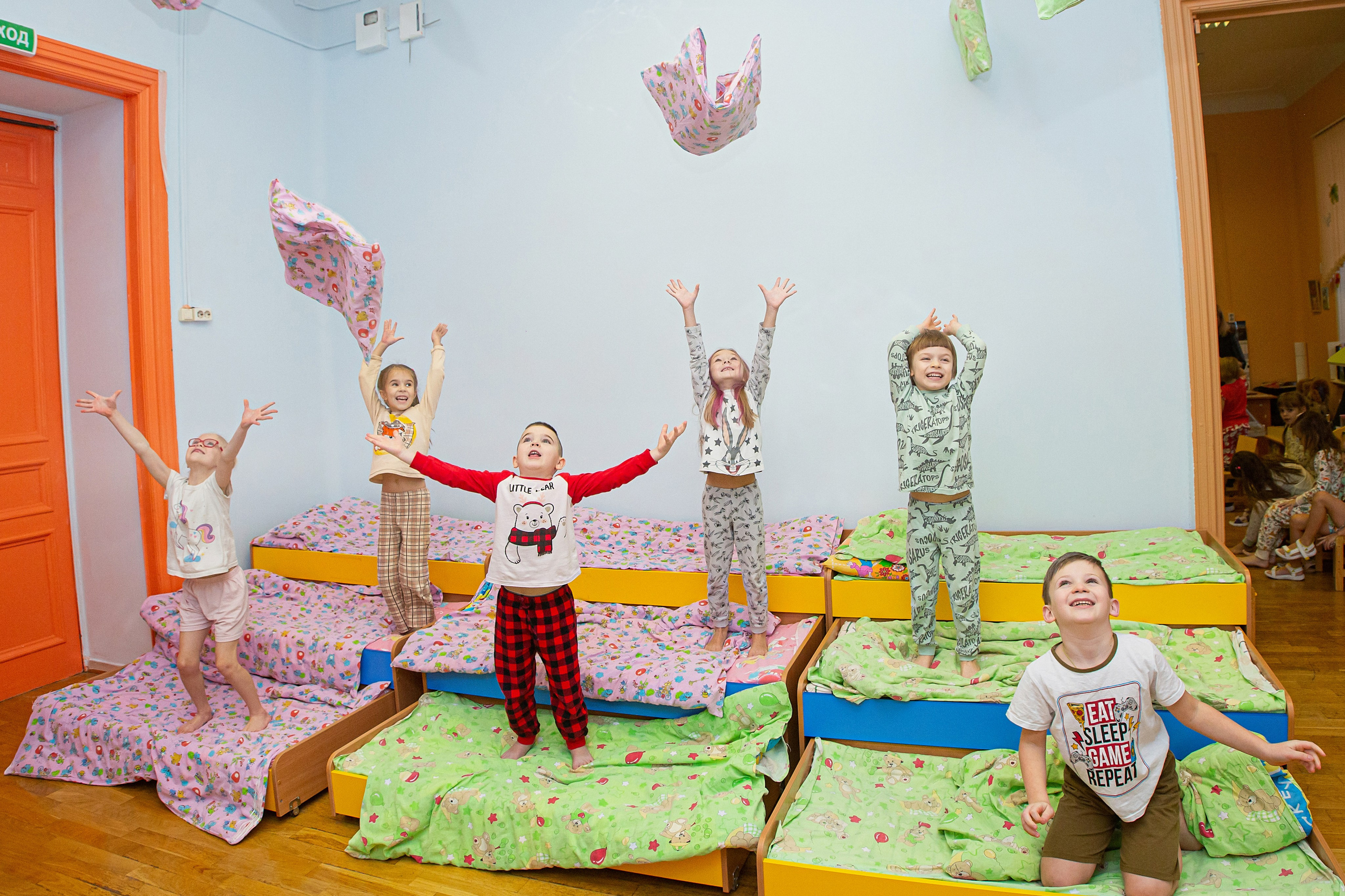 Спальня в детском саду. Свадебный, семейный, детский фотограф в Санкт-Петербурге