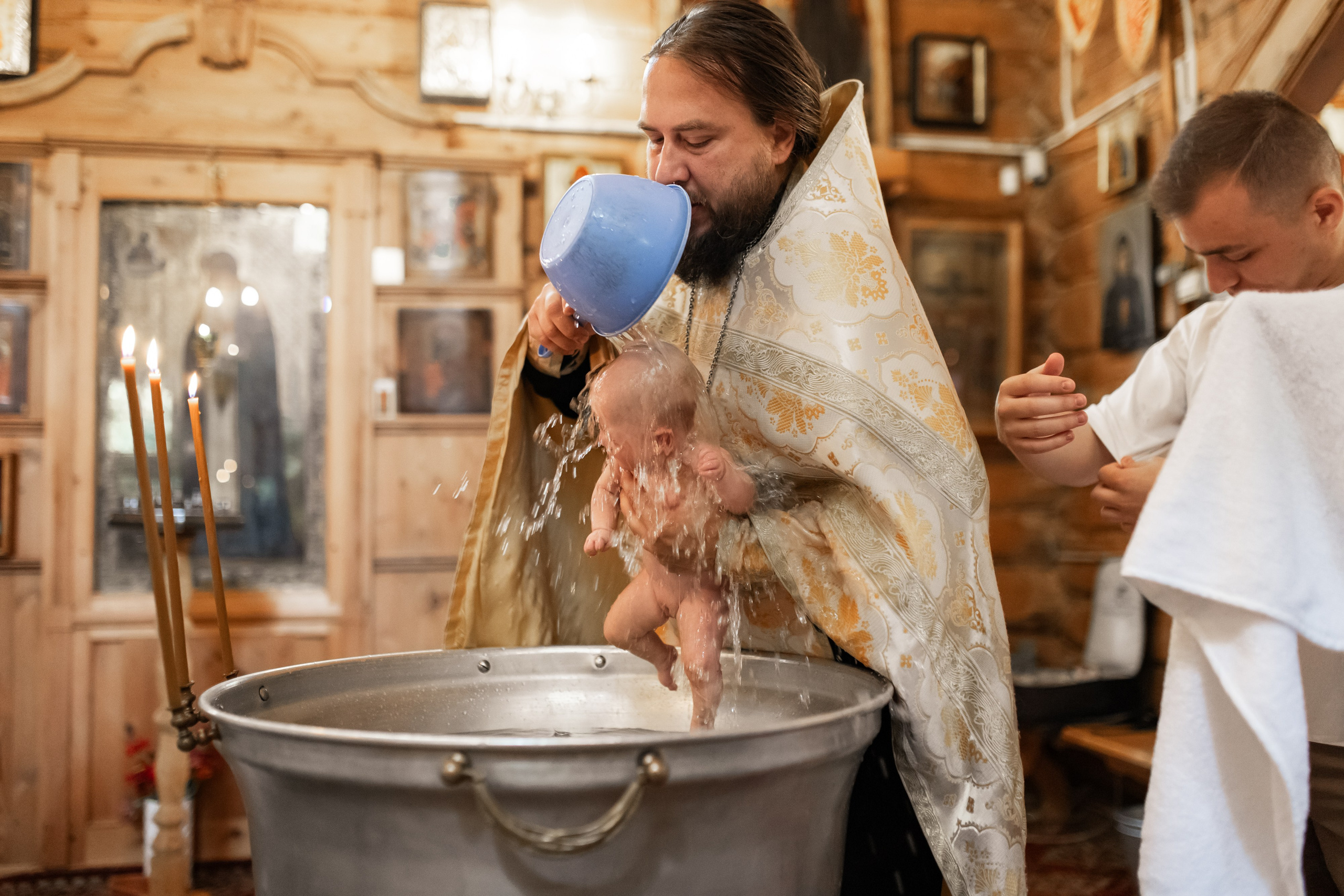 Крещение в Храме святых Новомучеников и Исповедников Российских. Фотограф Валерия Горбунова Подольск Бутово Видное Щербинка