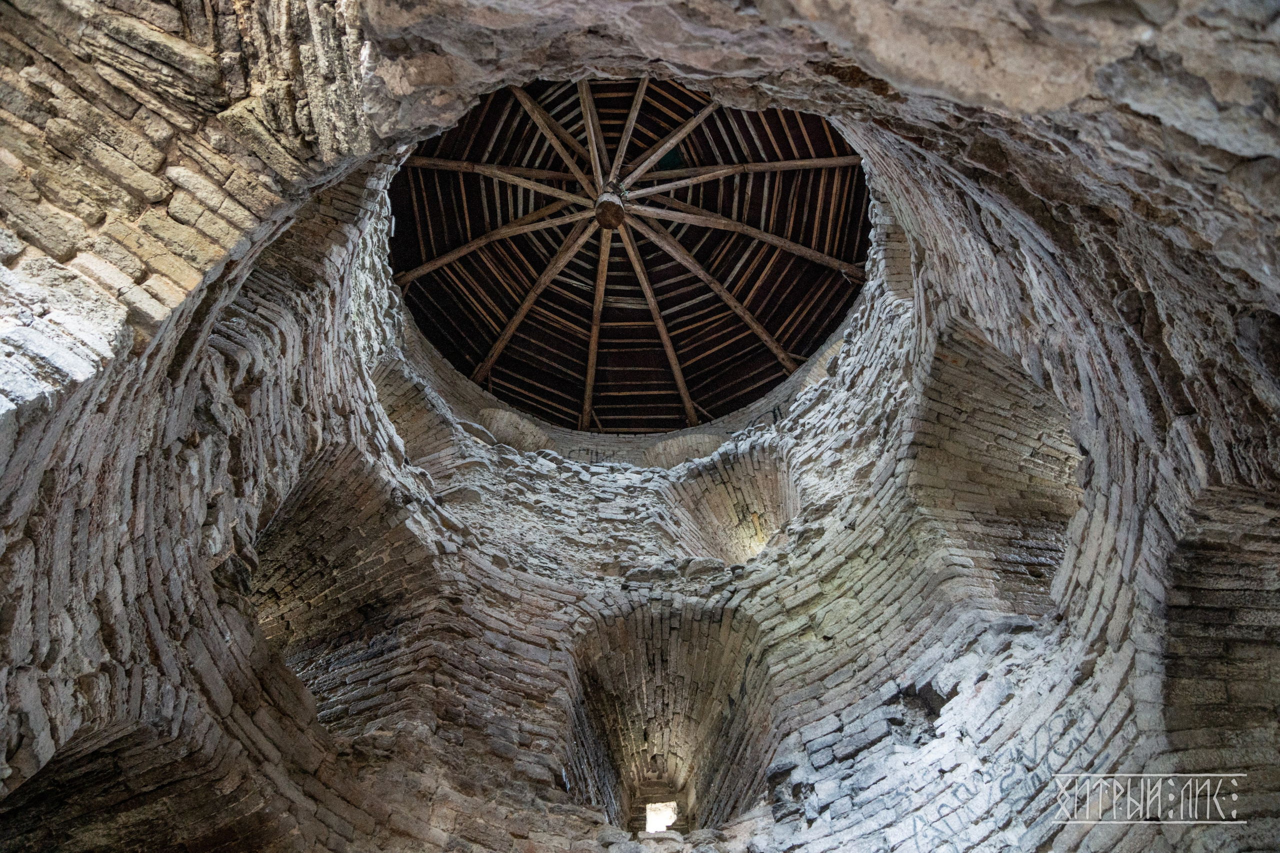 Изборск- Печоры-Псков-Новгород-Торжок. Фотограф-путешественник Самойлов Максим «Sly Fox»