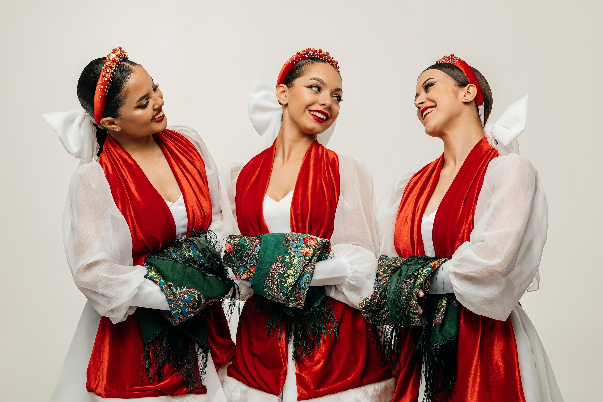 Танцевальная шоу-группа «GRANAT»