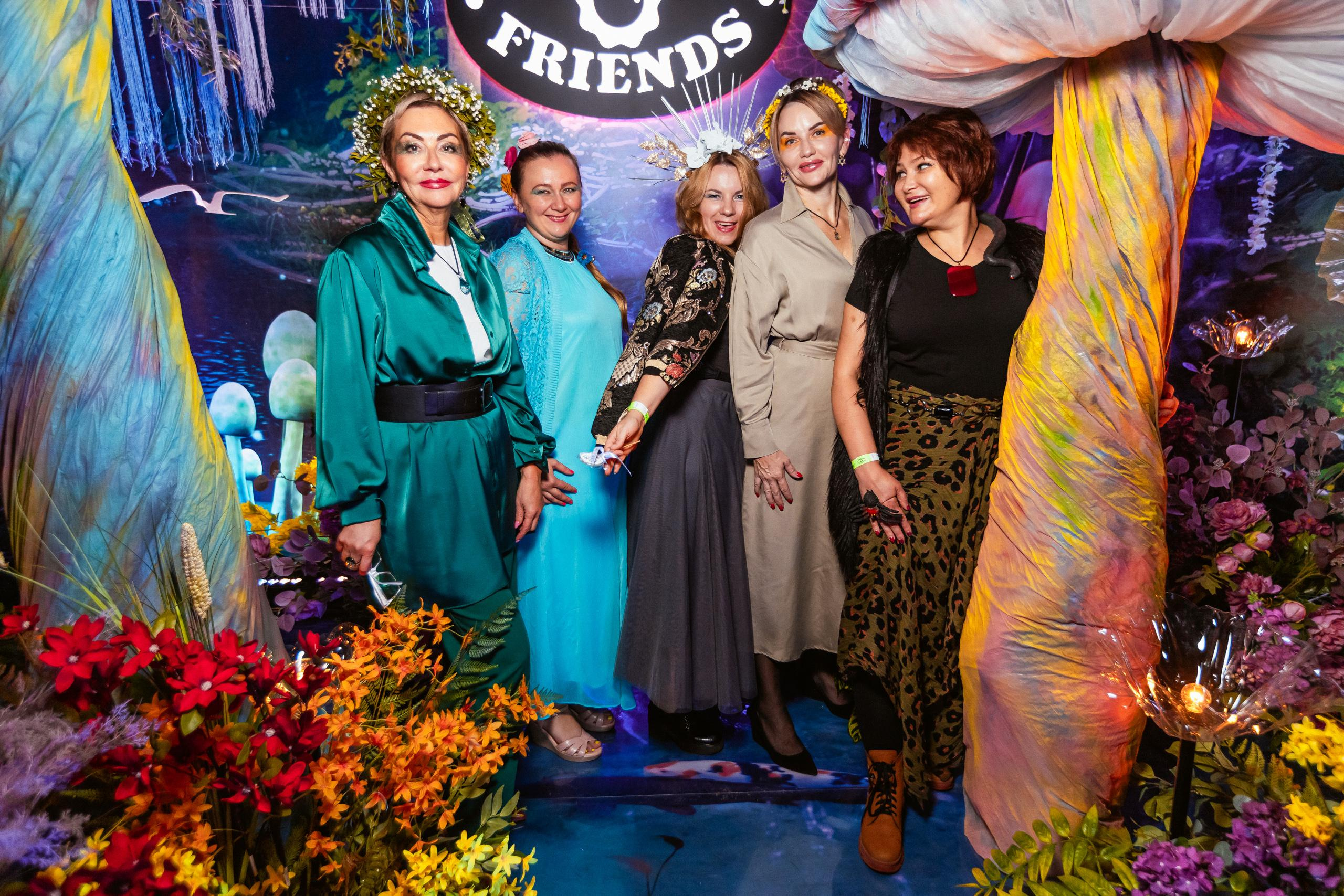 ILLEGAL FRIENDS WONDERLAND [PART I]. СВОИ. ФОТООТЧЕТЫ-СОБЫТИЯ-МЕСТА