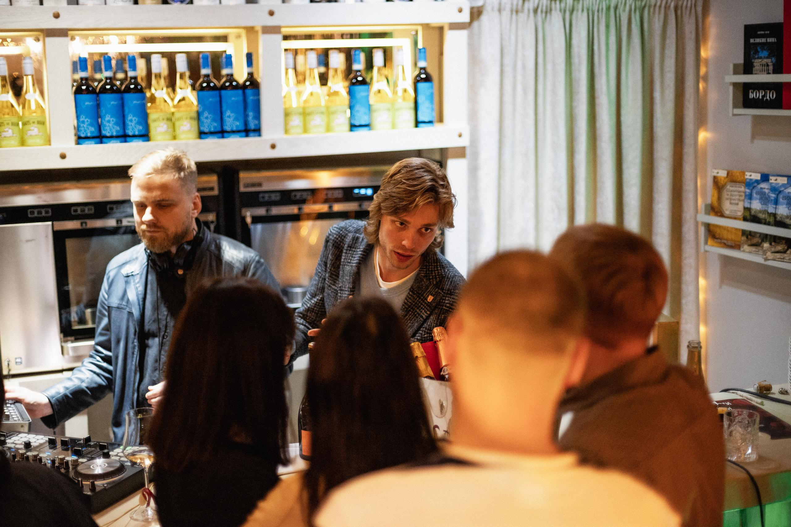 ВИНОТЕКА [10 ЛЕТ ВИННОМУ БУТИКУ]. СВОИ. ФОТООТЧЕТЫ-СОБЫТИЯ-МЕСТА