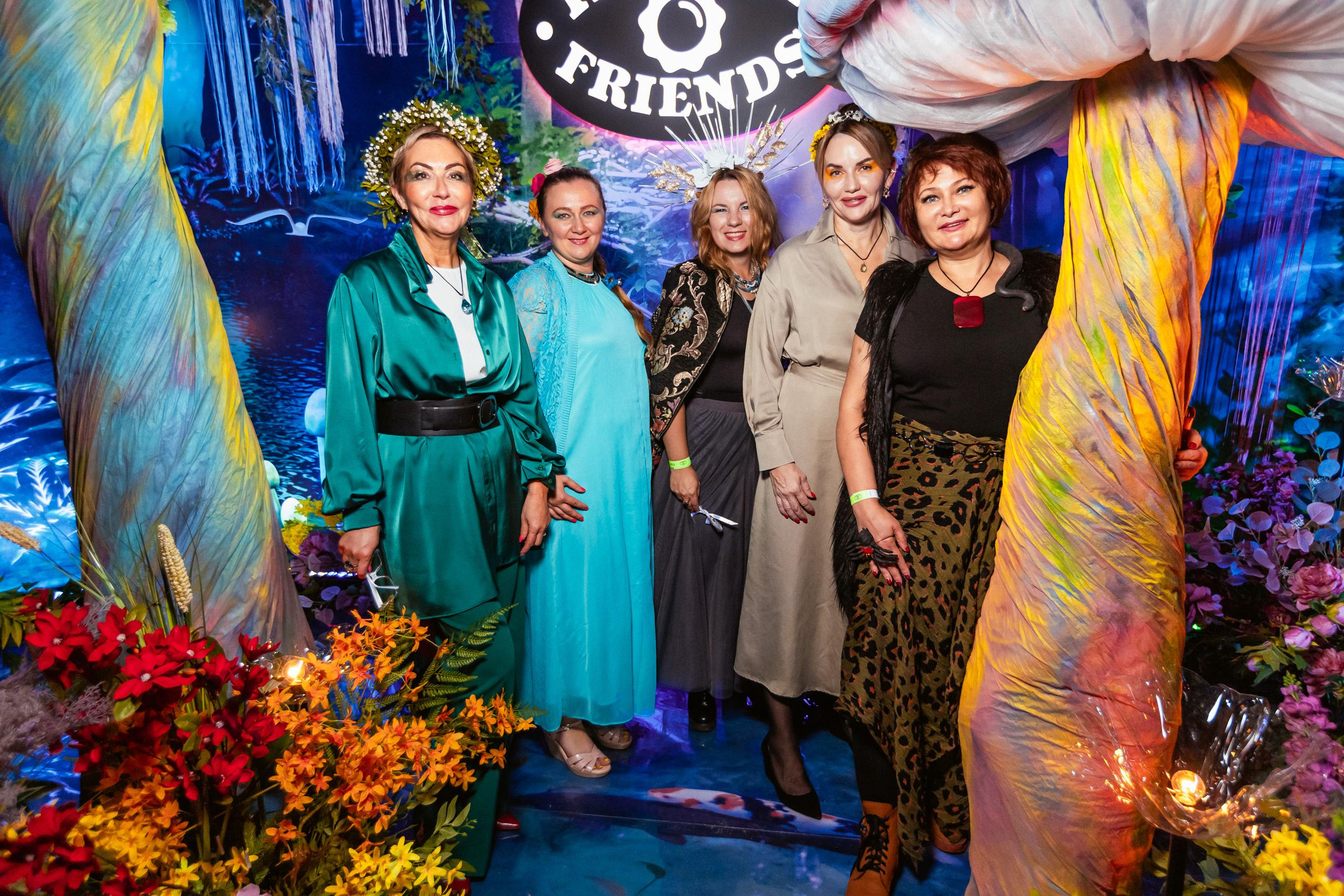 ILLEGAL FRIENDS WONDERLAND [PART I]. СВОИ. ФОТООТЧЕТЫ-СОБЫТИЯ-МЕСТА