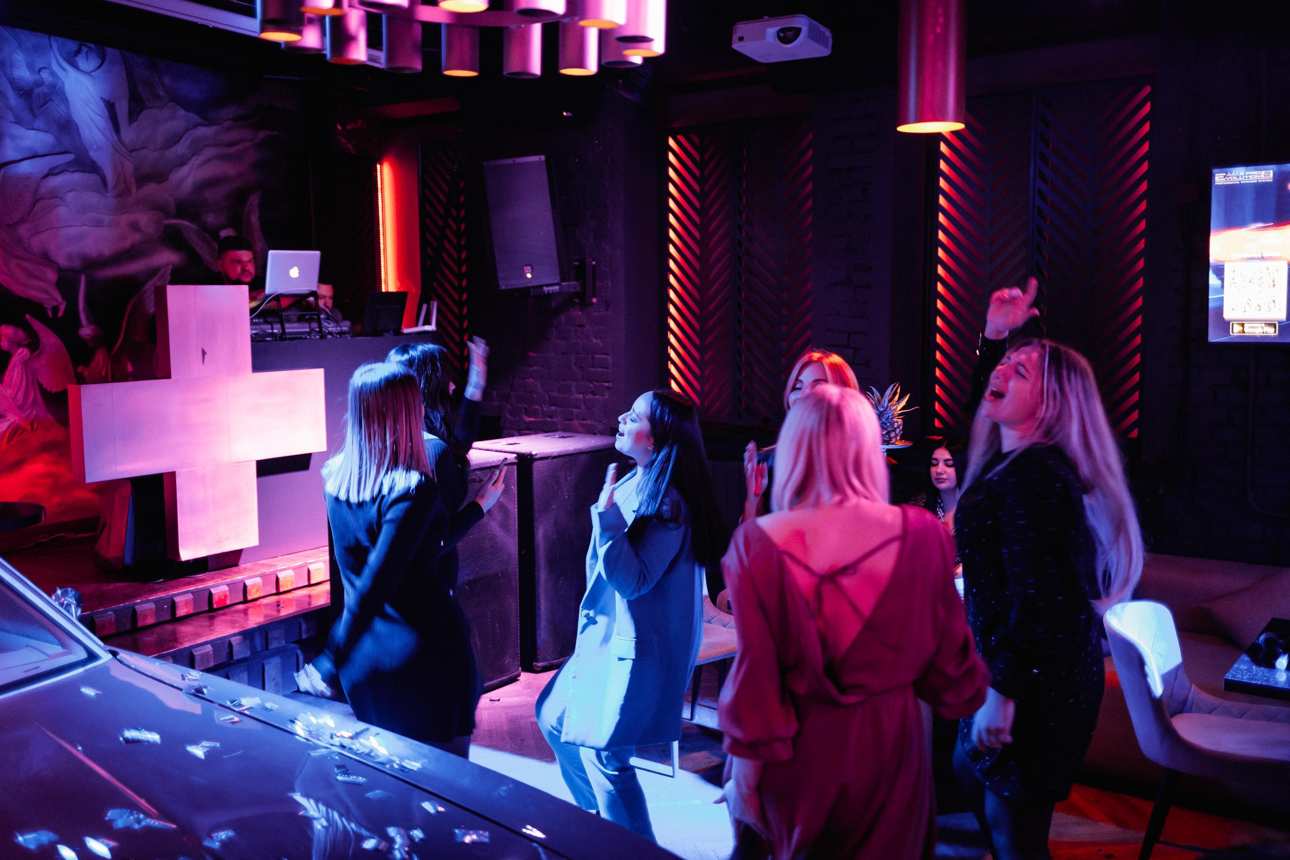 MOLLY BAR [4 YEARS]. СВОИ. ФОТООТЧЕТЫ-СОБЫТИЯ-МЕСТА