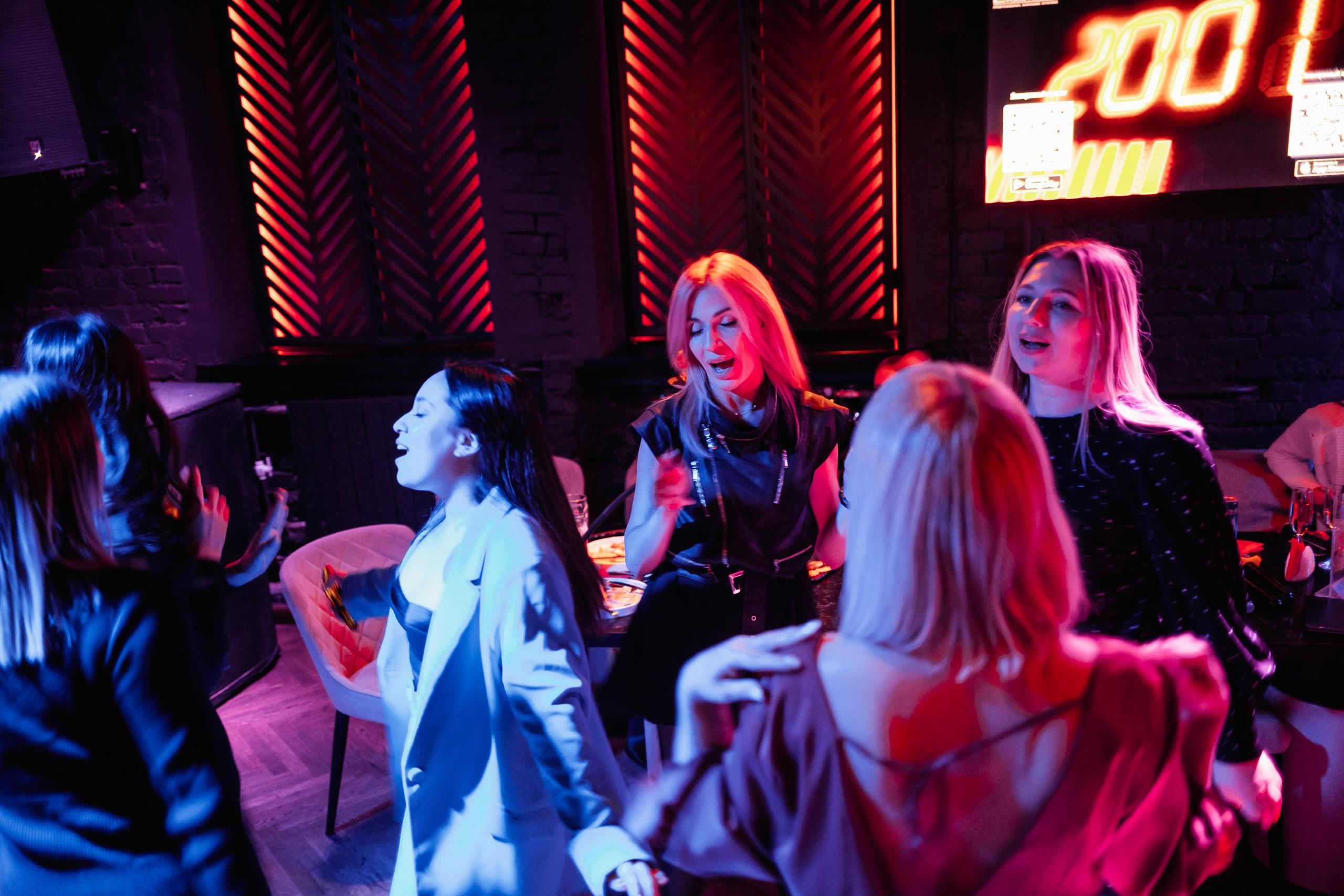 MOLLY BAR [4 YEARS]. СВОИ. ФОТООТЧЕТЫ-СОБЫТИЯ-МЕСТА