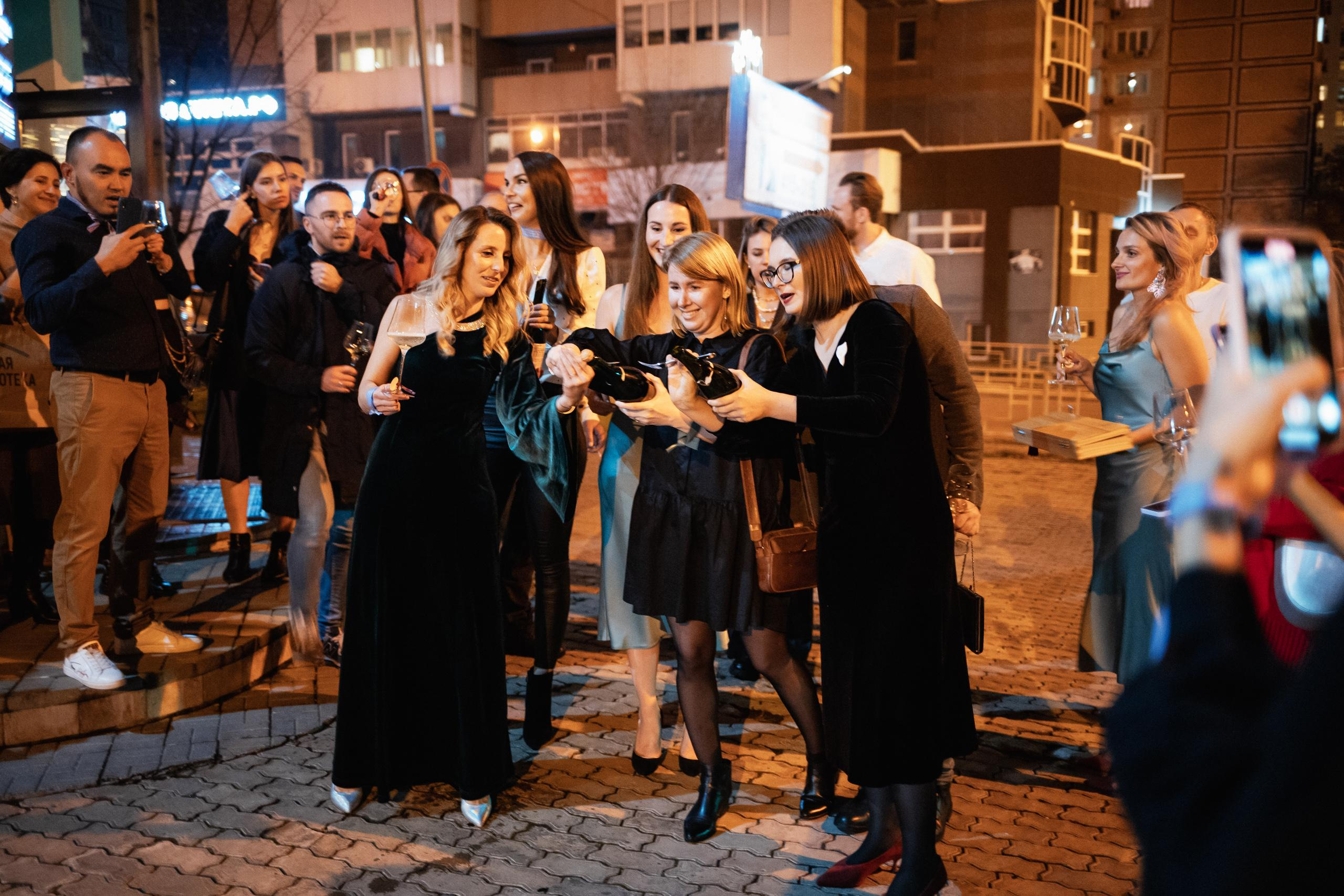 ВИНОТЕКА [10 ЛЕТ ВИННОМУ БУТИКУ]. СВОИ. ФОТООТЧЕТЫ-СОБЫТИЯ-МЕСТА