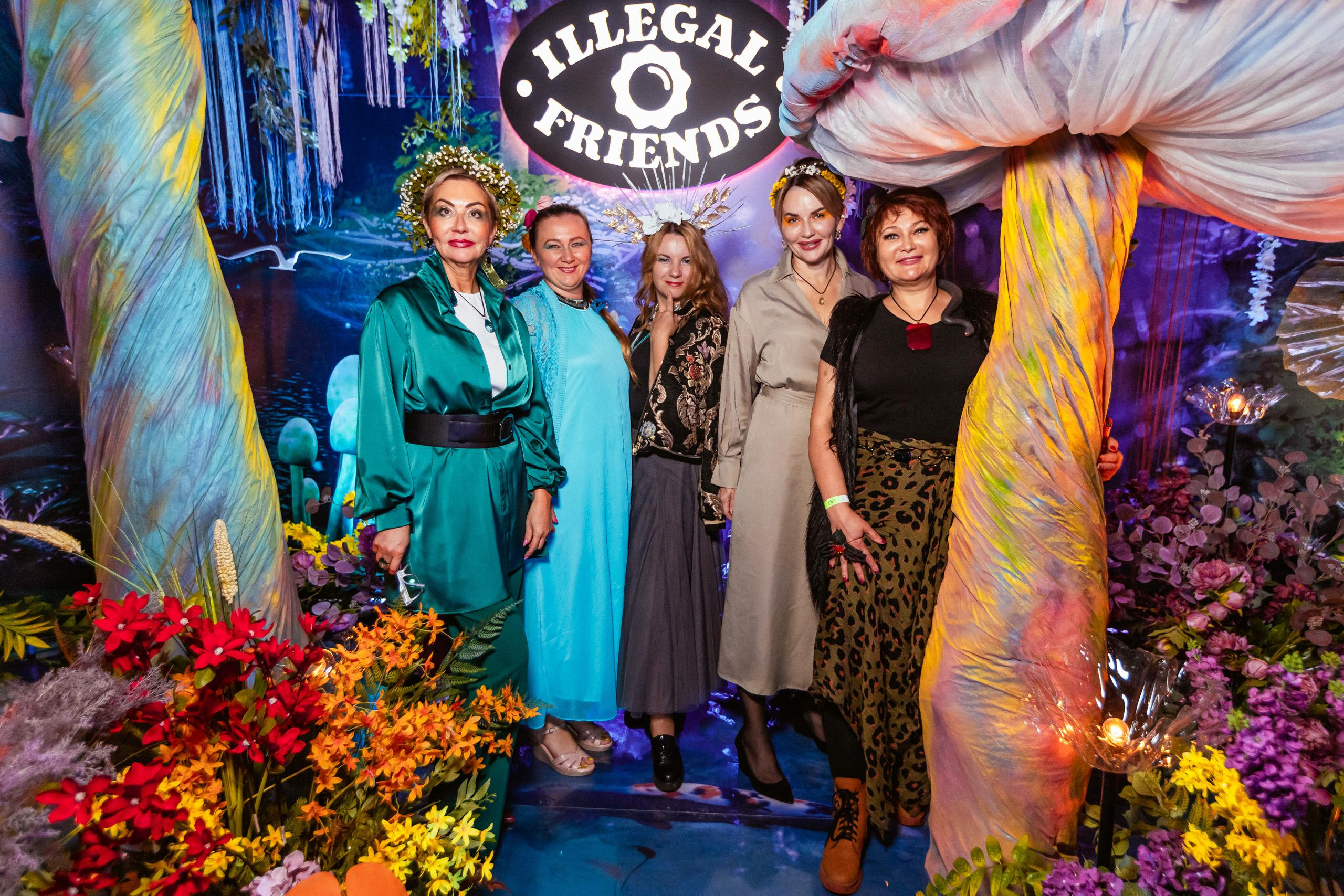 ILLEGAL FRIENDS WONDERLAND [PART I]. СВОИ. ФОТООТЧЕТЫ-СОБЫТИЯ-МЕСТА