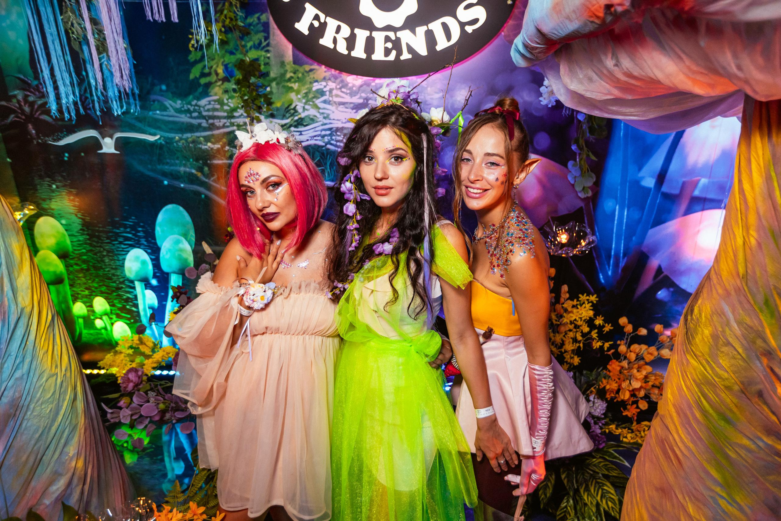 ILLEGAL FRIENDS WONDERLAND [PART I]. СВОИ. ФОТООТЧЕТЫ-СОБЫТИЯ-МЕСТА