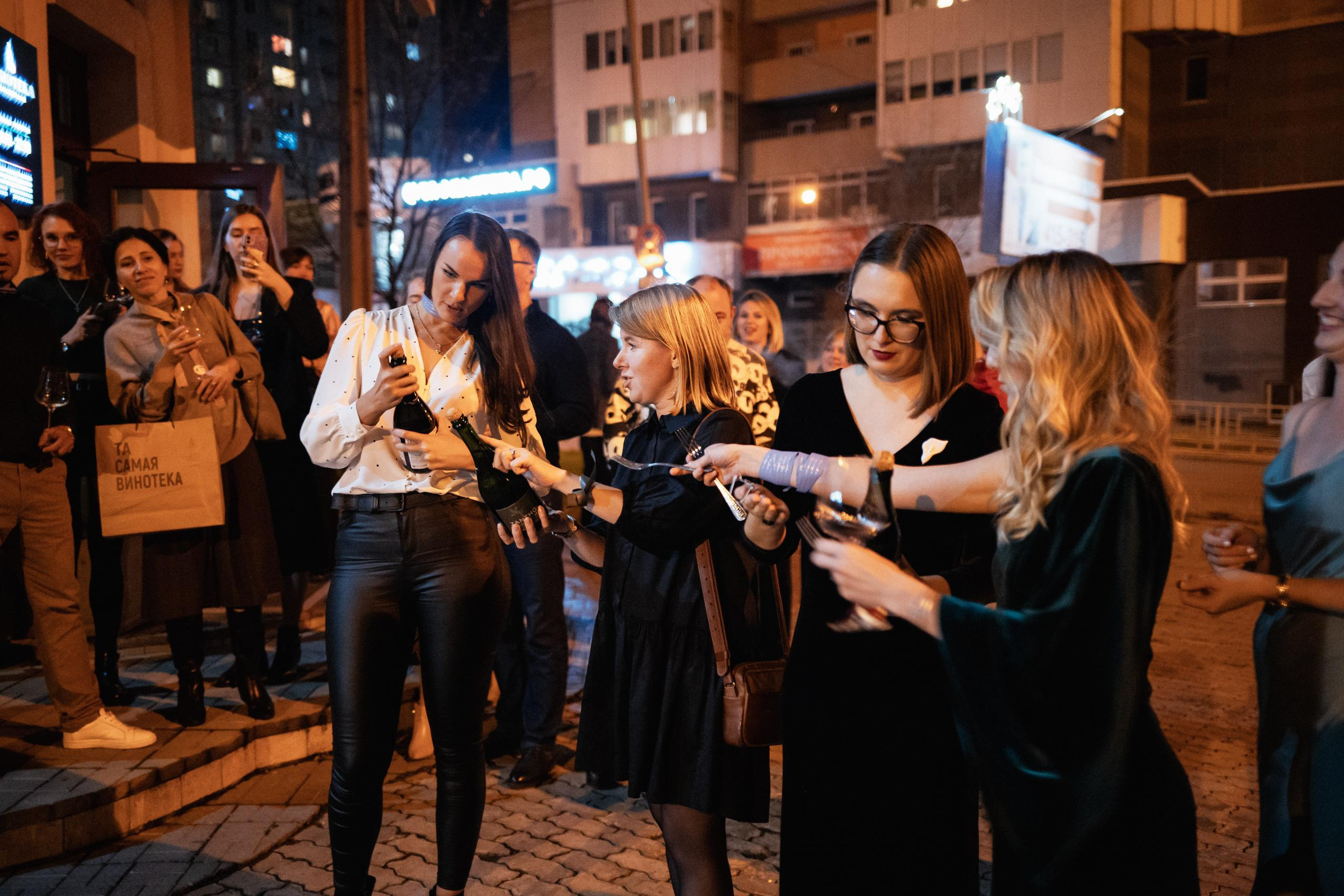 ВИНОТЕКА [10 ЛЕТ ВИННОМУ БУТИКУ]. СВОИ. ФОТООТЧЕТЫ-СОБЫТИЯ-МЕСТА