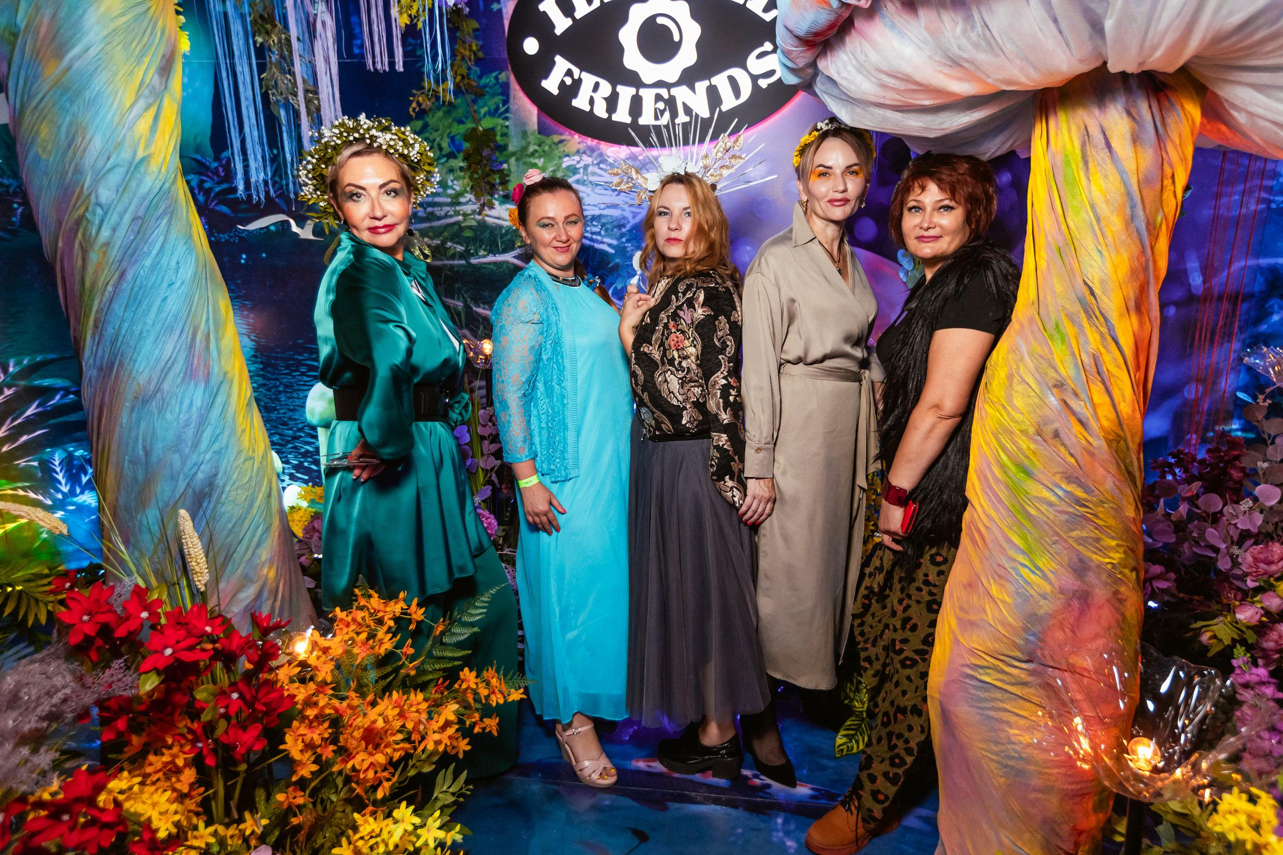 ILLEGAL FRIENDS WONDERLAND [PART I]. СВОИ. ФОТООТЧЕТЫ-СОБЫТИЯ-МЕСТА