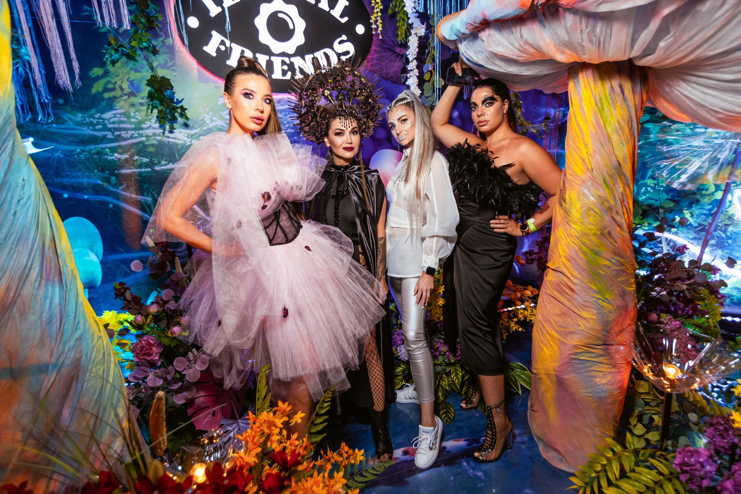 ILLEGAL FRIENDS WONDERLAND [PART I]. СВОИ. ФОТООТЧЕТЫ-СОБЫТИЯ-МЕСТА