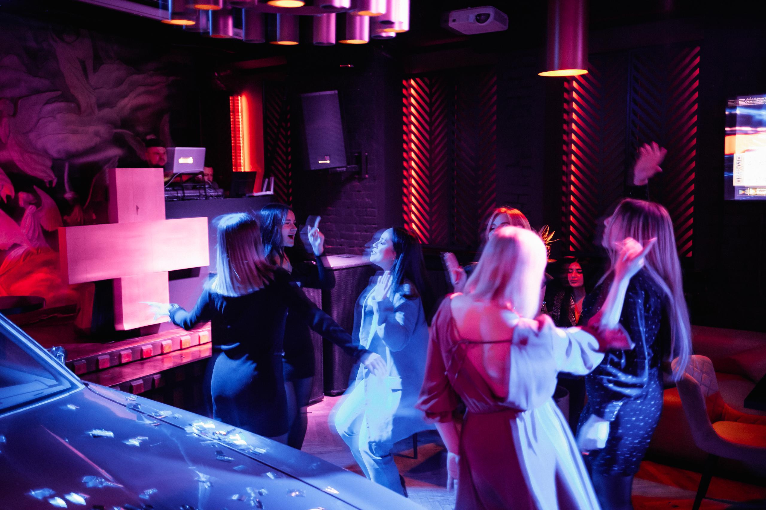 MOLLY BAR [4 YEARS]. СВОИ. ФОТООТЧЕТЫ-СОБЫТИЯ-МЕСТА