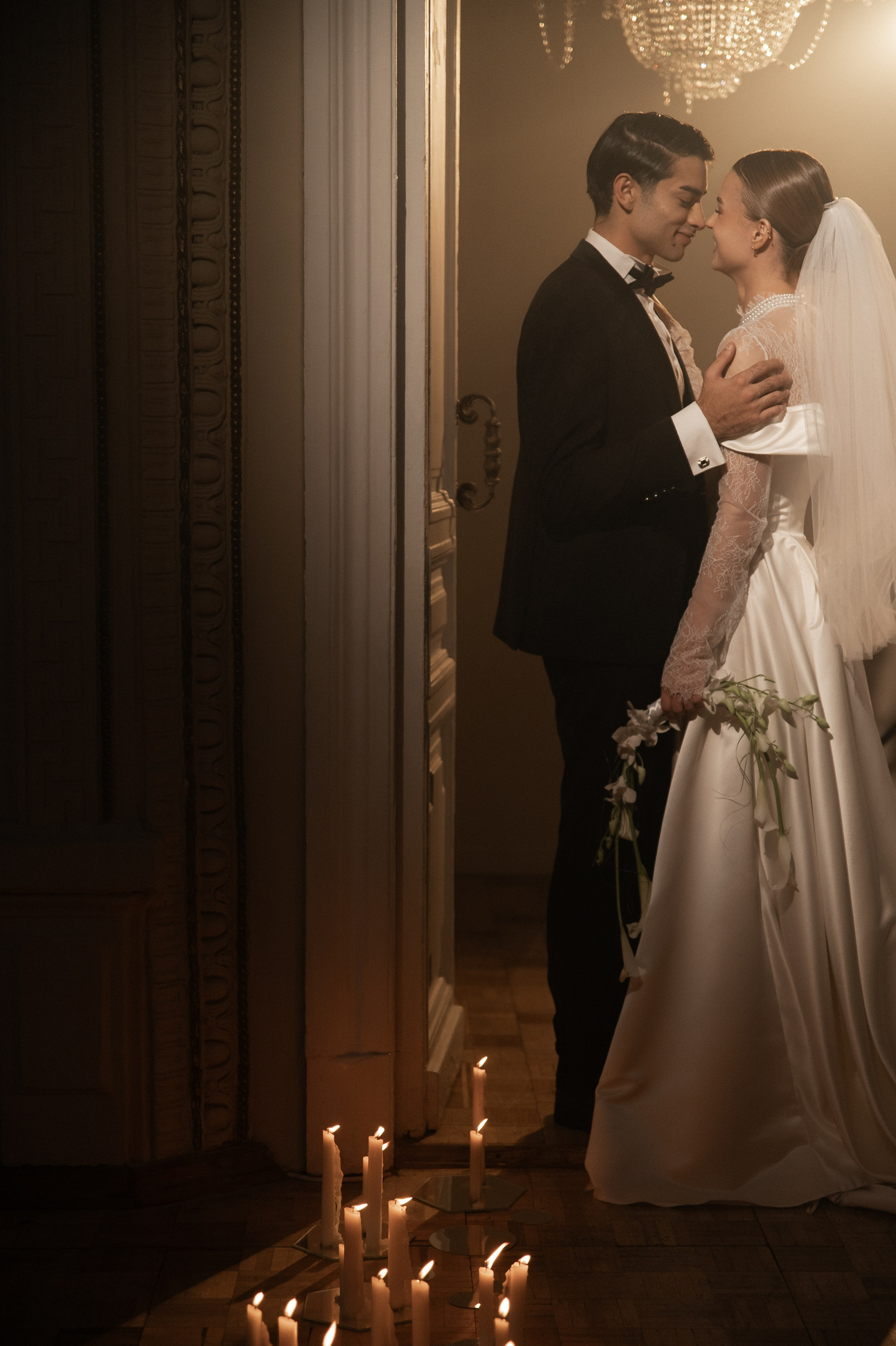 Камерный свадебный ужин при свечах в старинном особняке в фотостудии 21. Kult. Ярослава Ерина — свадебный фотограф в Москве