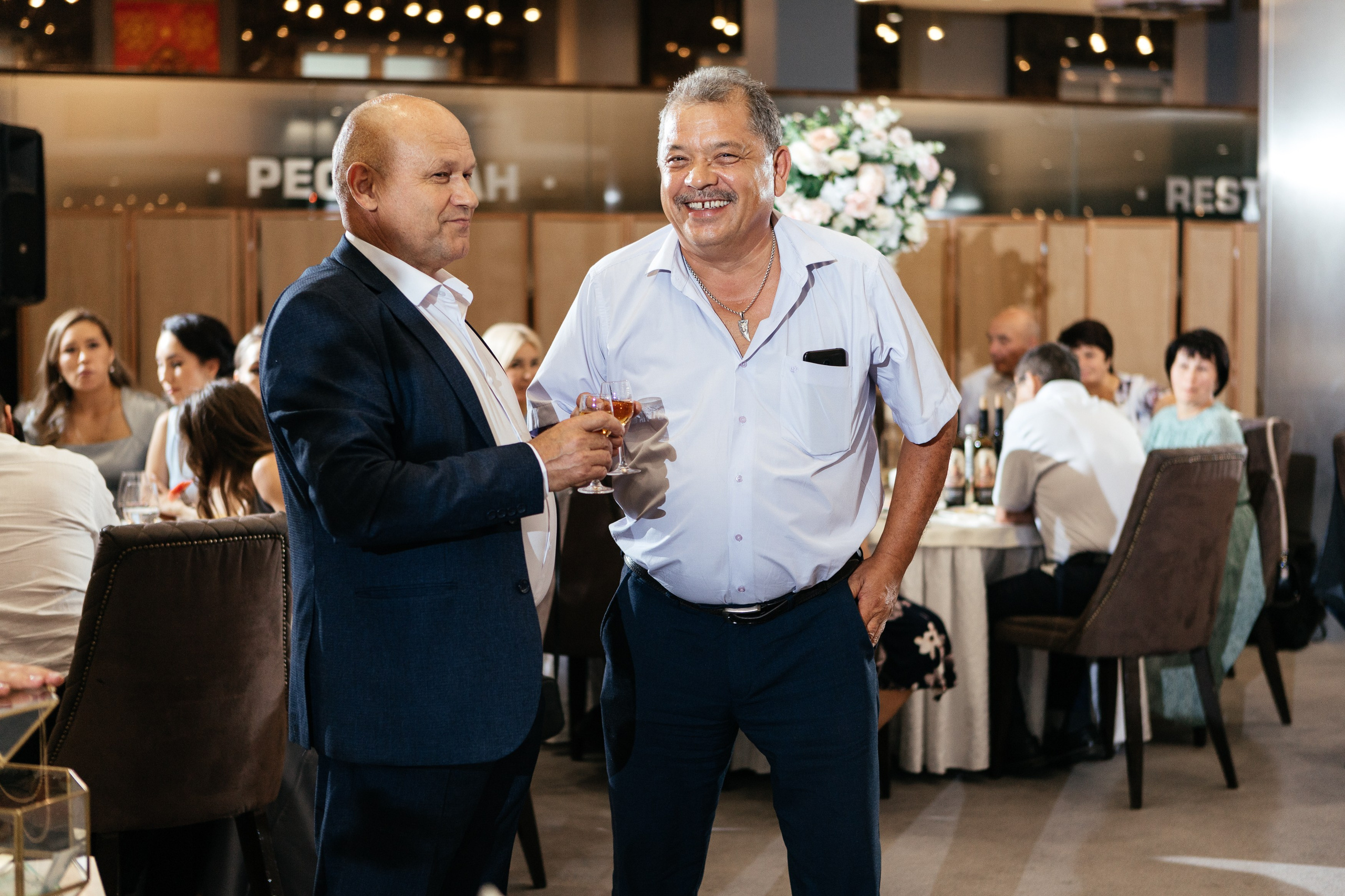 Свадебный фотограф Уфа — Руслан ГабдлисламовЖивые эмоции, красивые кадры, воспоминания на всю жизнь.Работаю по всей Республике Башкортоста. Свадебный фотограф Уфа Руслан Габдлисламов