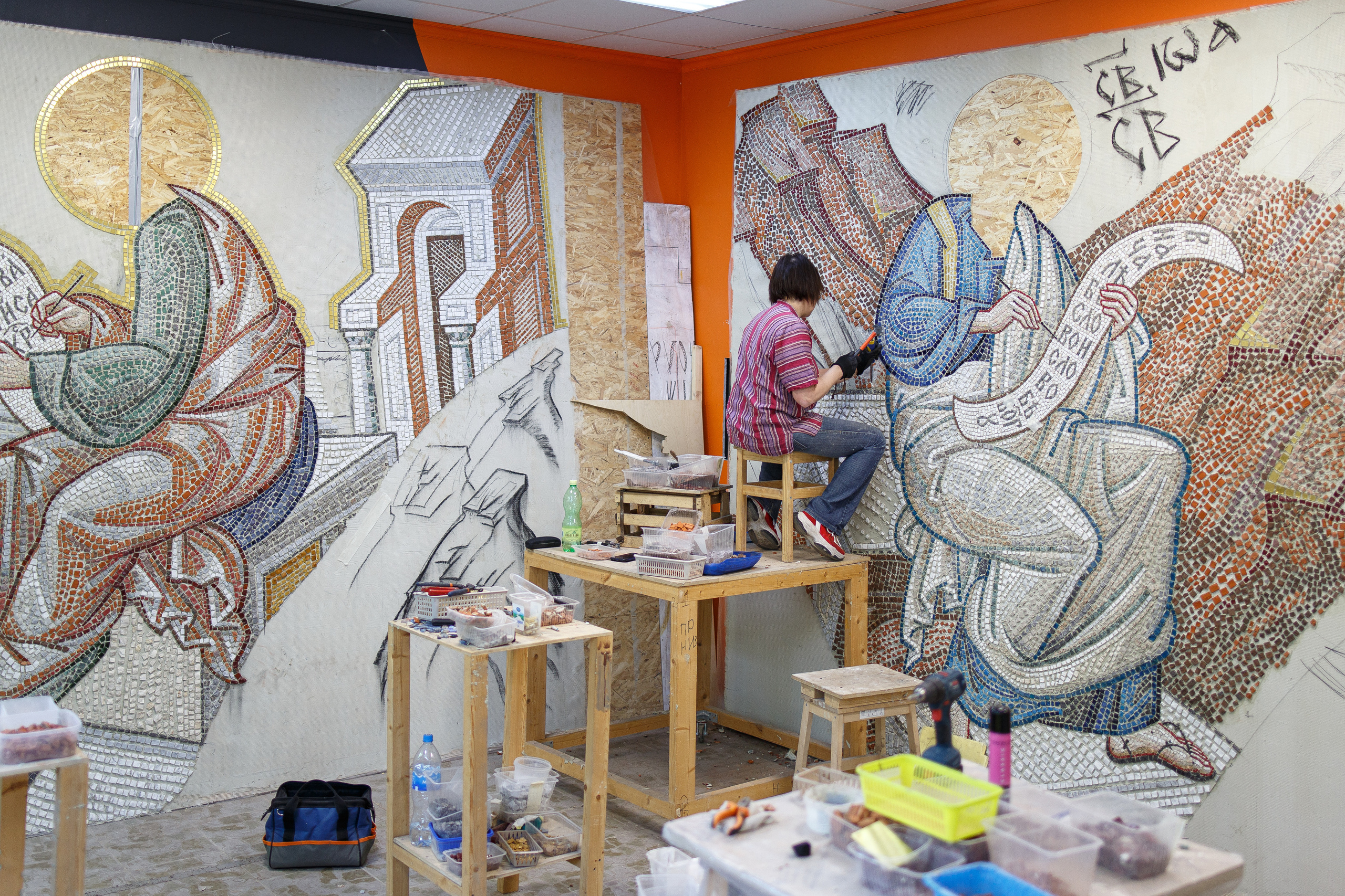 Мозаика — процесс работы. НИИКОРОВИН- мастерская мозаики и монументального искусства