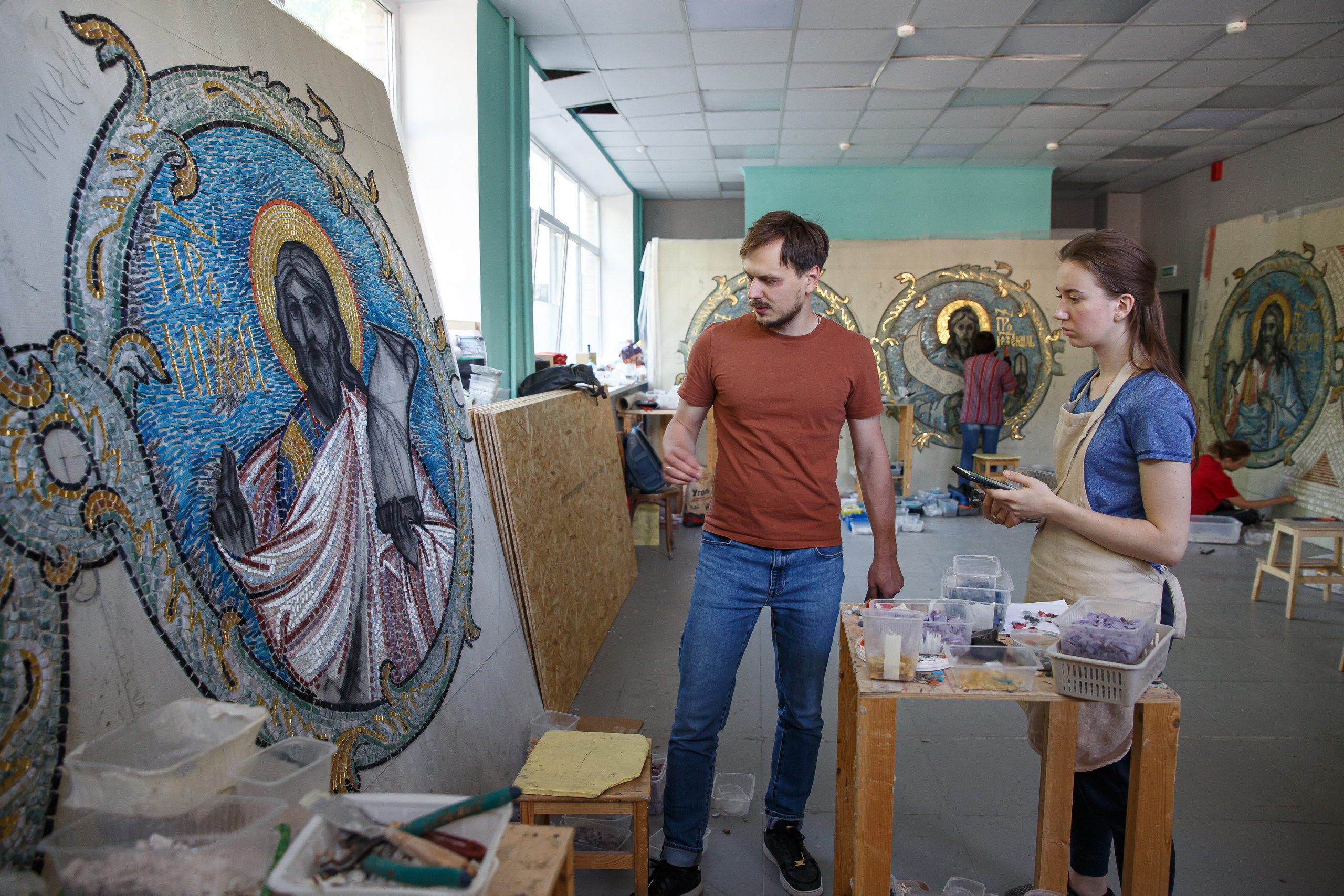 Мозаика — процесс работы. НИИКОРОВИН- мастерская мозаики и монументального искусства