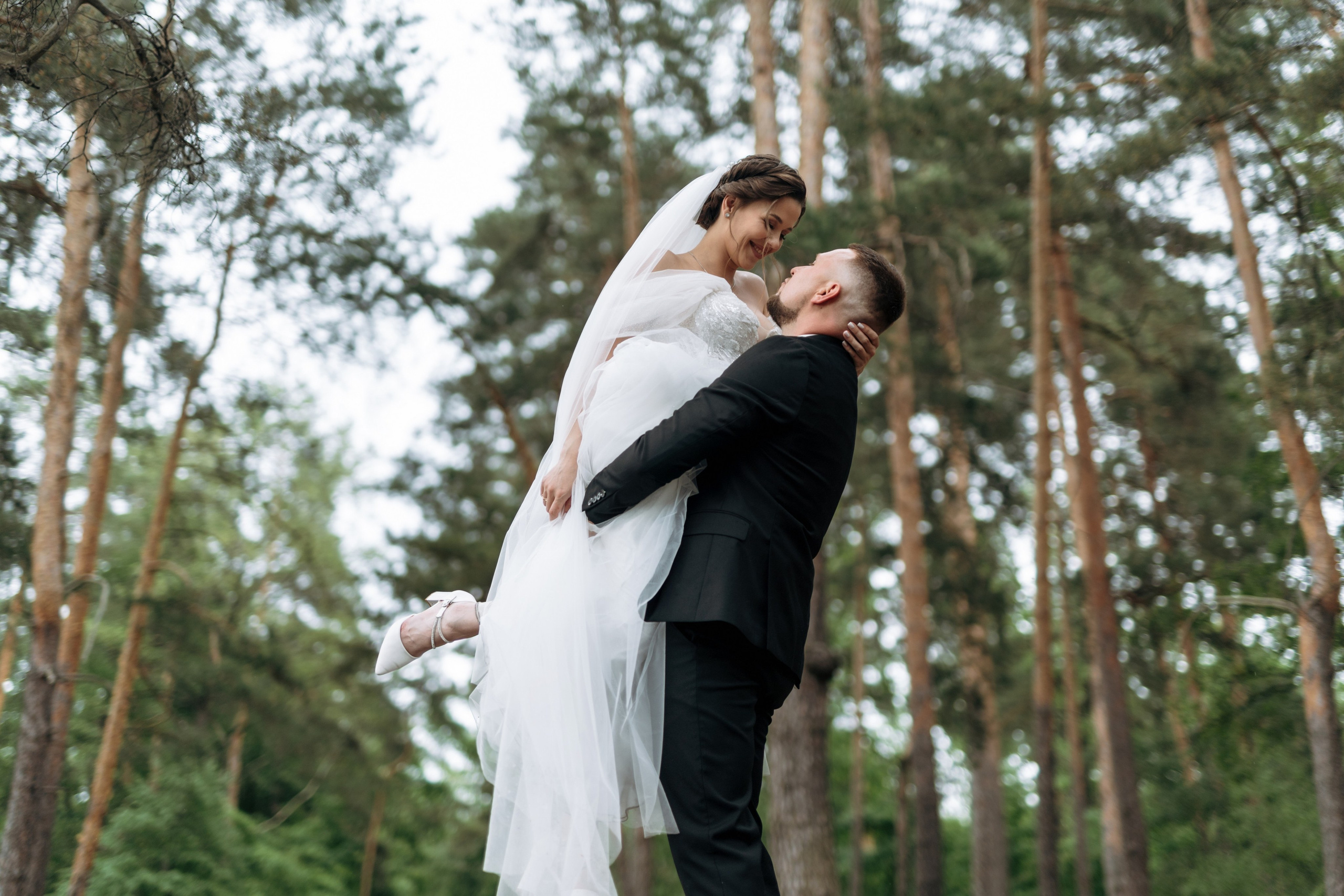 Свадебный день Яны и Максима, прогулка в лесу, Картинная галерея в Тамбове. Свадебный фотограф в Тамбове Павел Четвертков