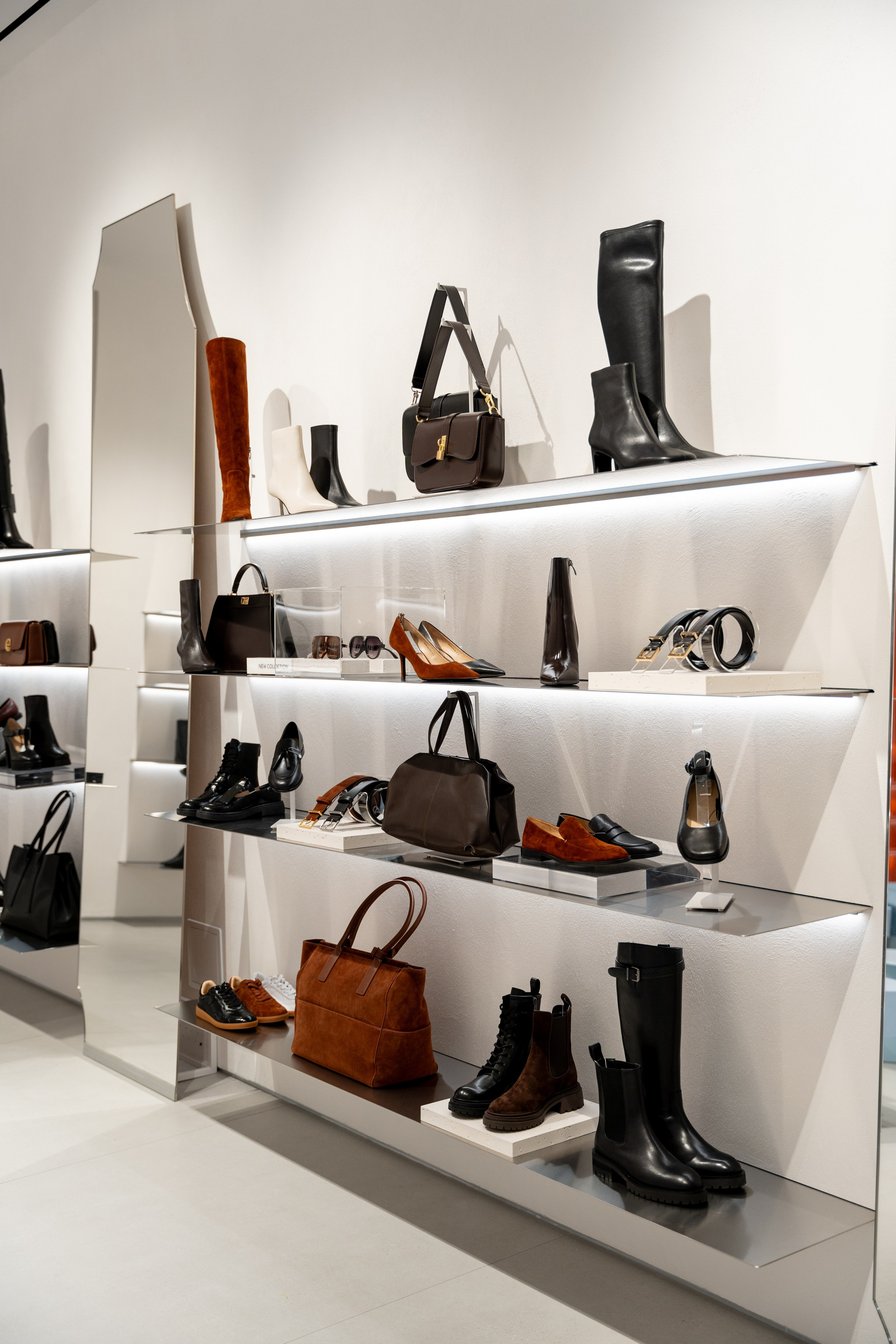 Интерьерная фотосъемка магазина Ekonika в Краснодаре — обувной бренд Профессиональная фотосъемка Ekonika — фирменный магазин в Краснодаре. Шедевры для Вас! Фотограф и Видеограф в Краснодаре Пахиев Руслан