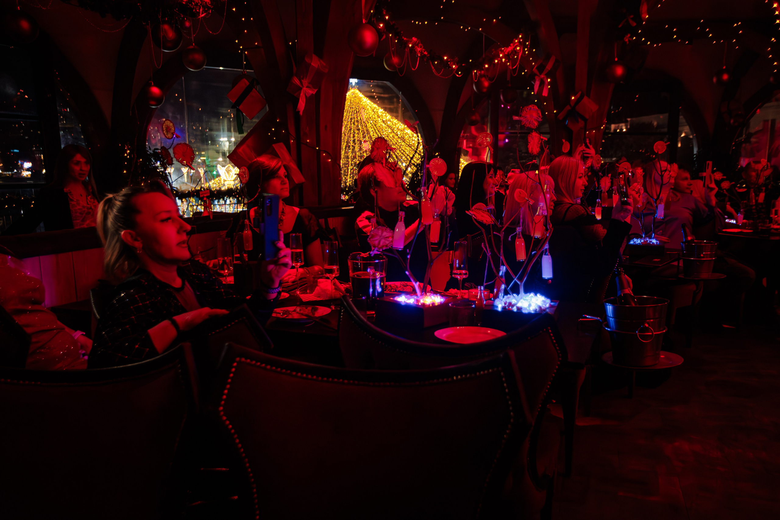 Городской корпоратив в PTIZZA_Ялта_29.12.2025. Аминов Руслан | Фотограф