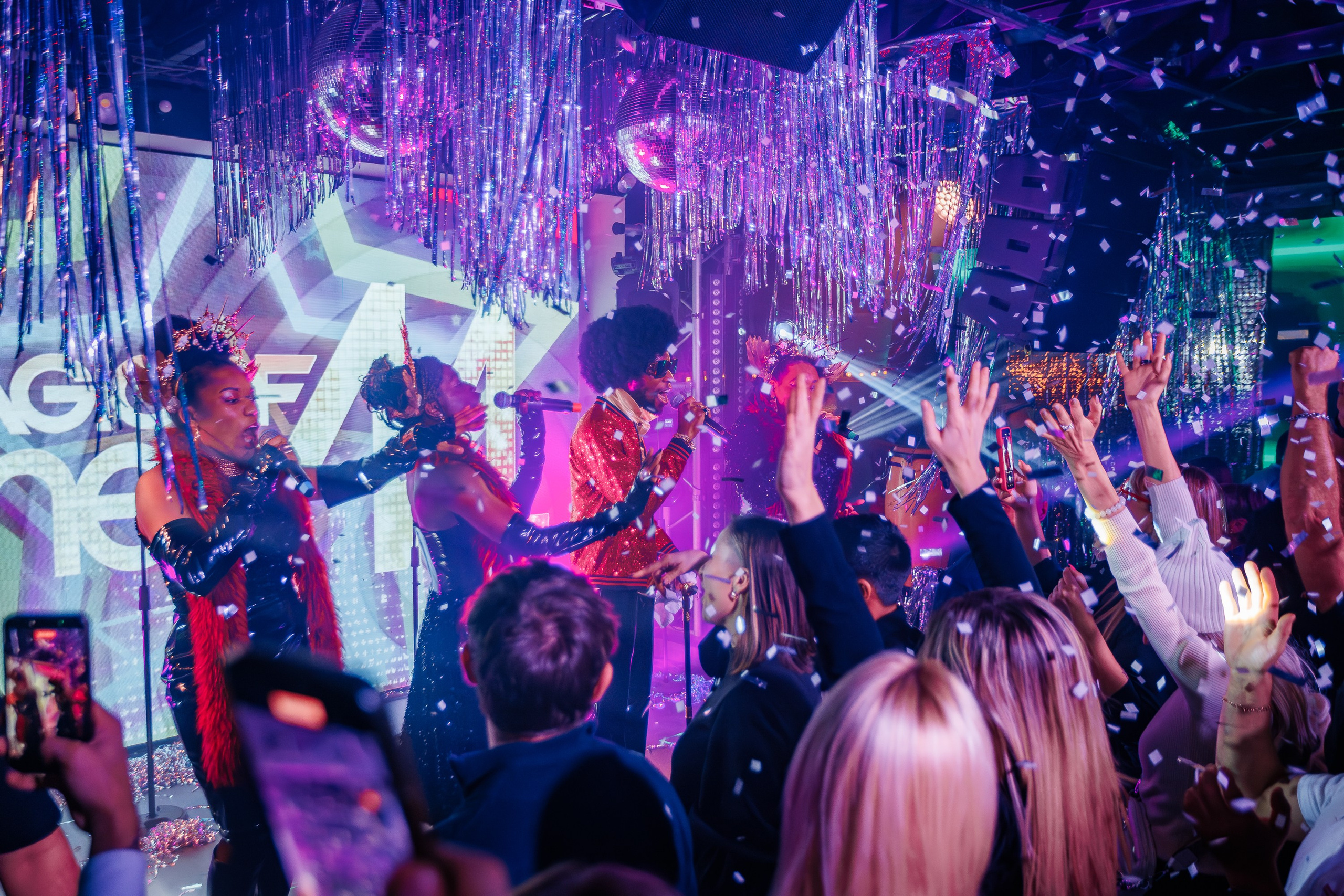 «Magic of BONEY`M «_Чайка на пляже_Ялта_06.12.2025 г. Аминов Руслан | Фотограф