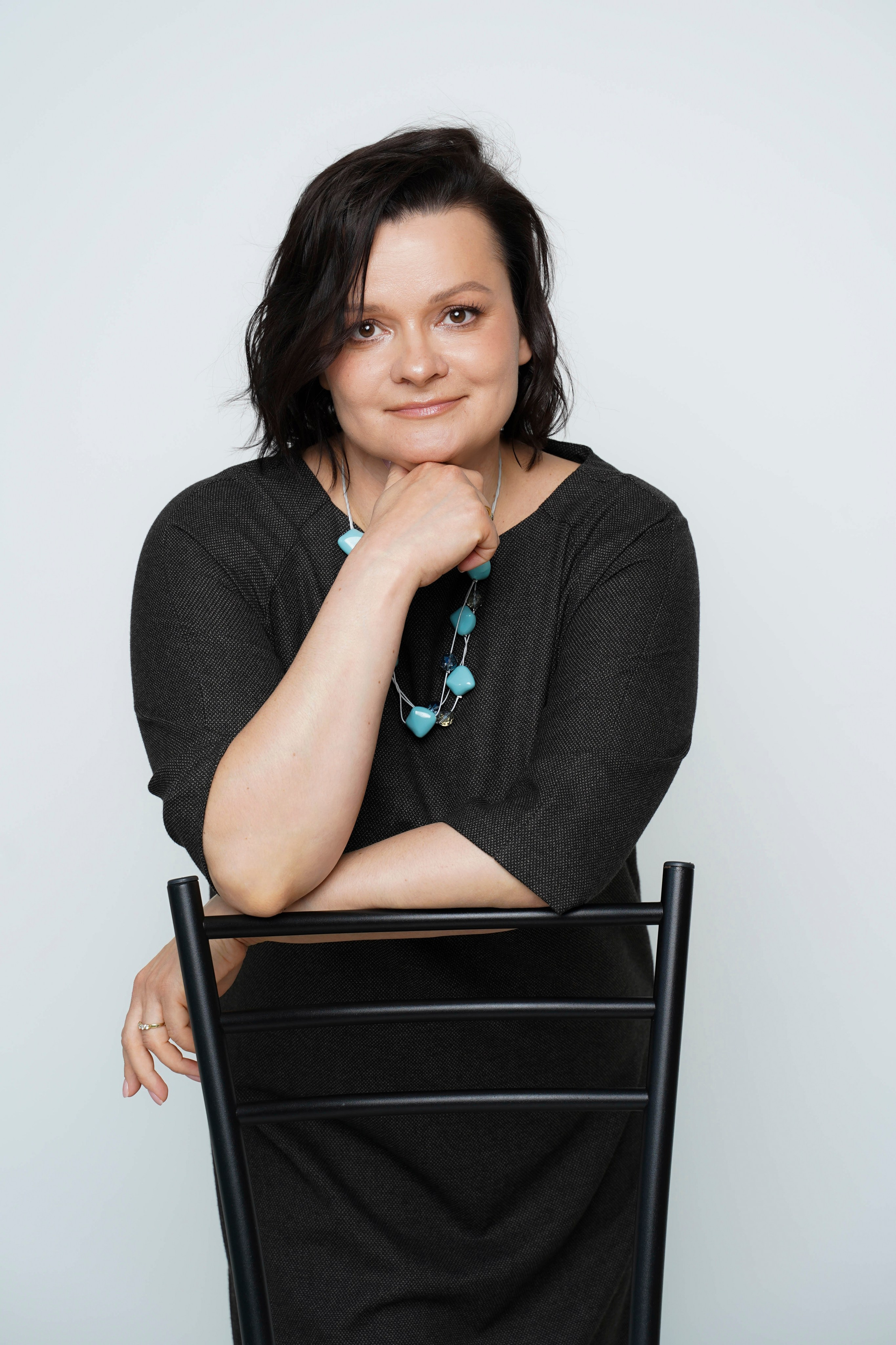 Минималистичный женский бизнес портрет. Фотограф Анна Калинцева