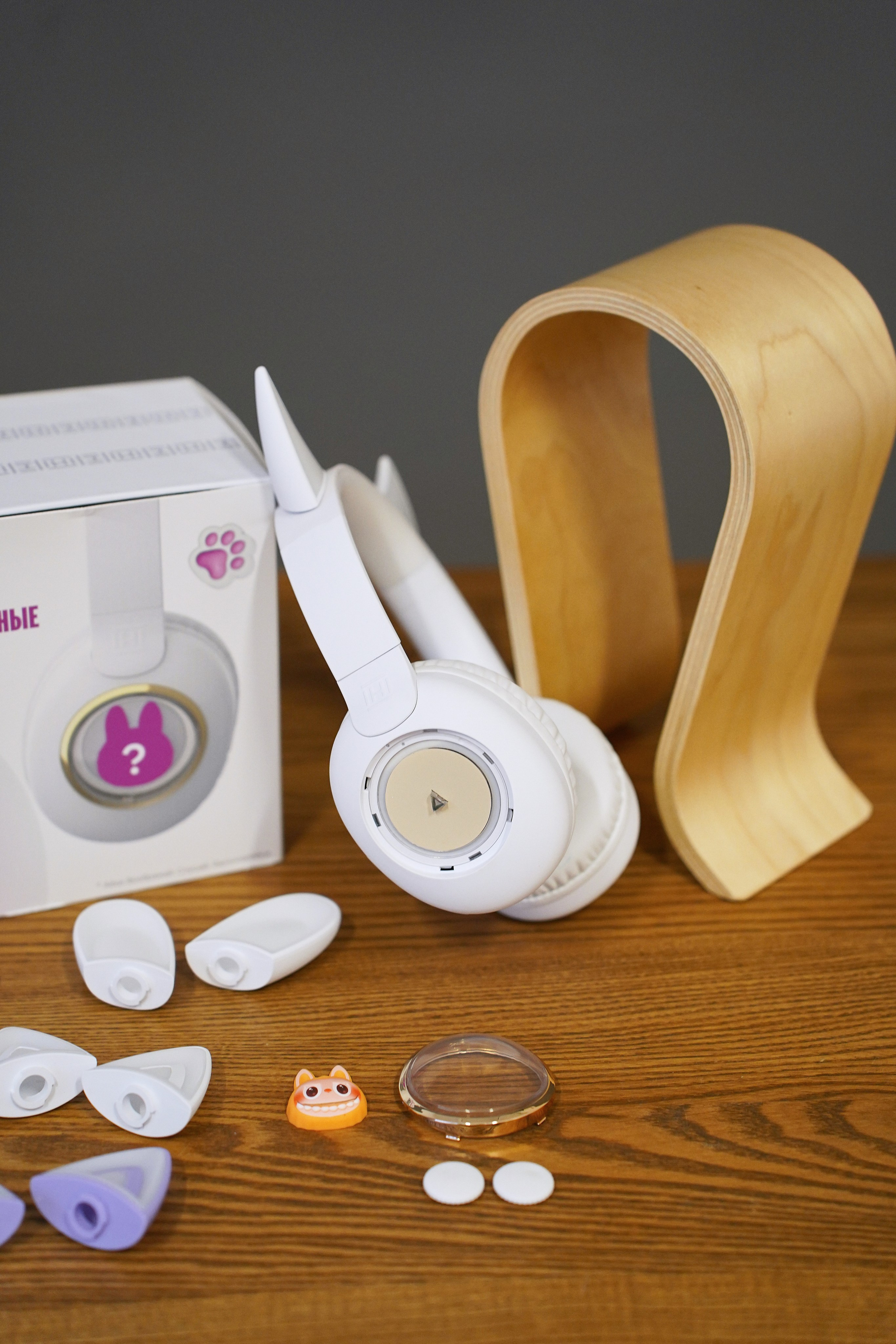 Наушники в интерьере. Фотограф