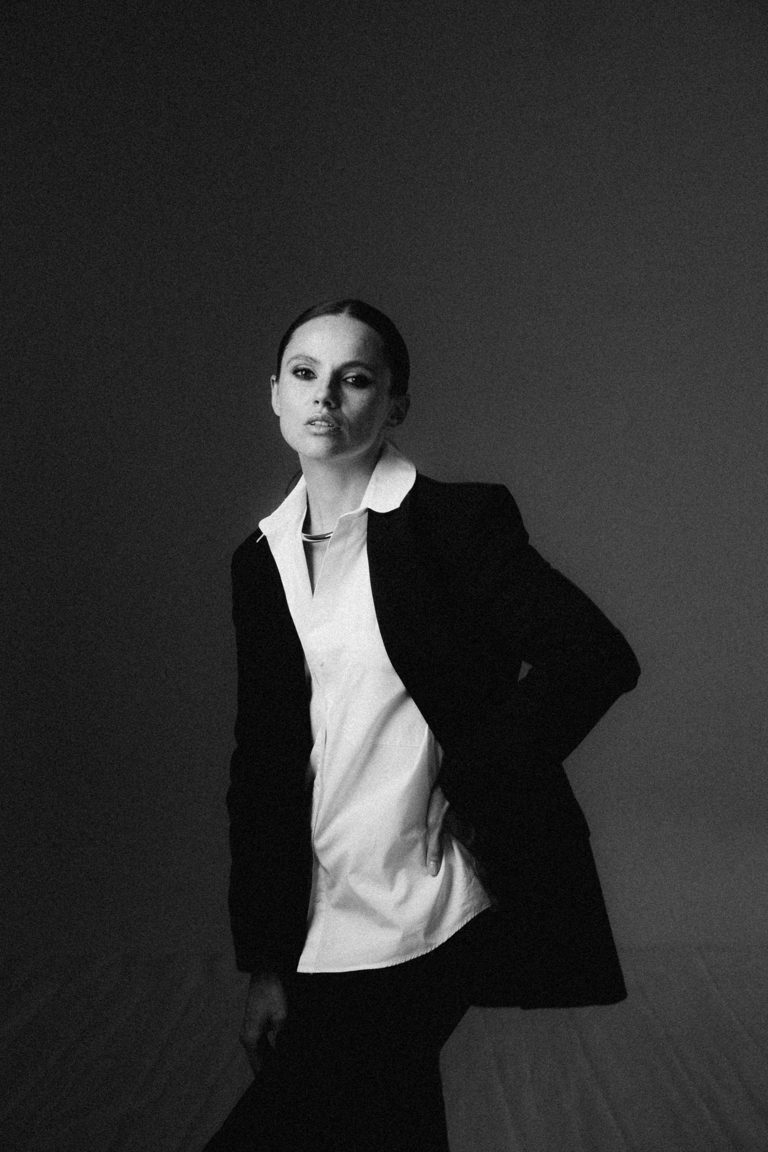 ЖЕНСКИЙ ПОРТРЕТ. Главная