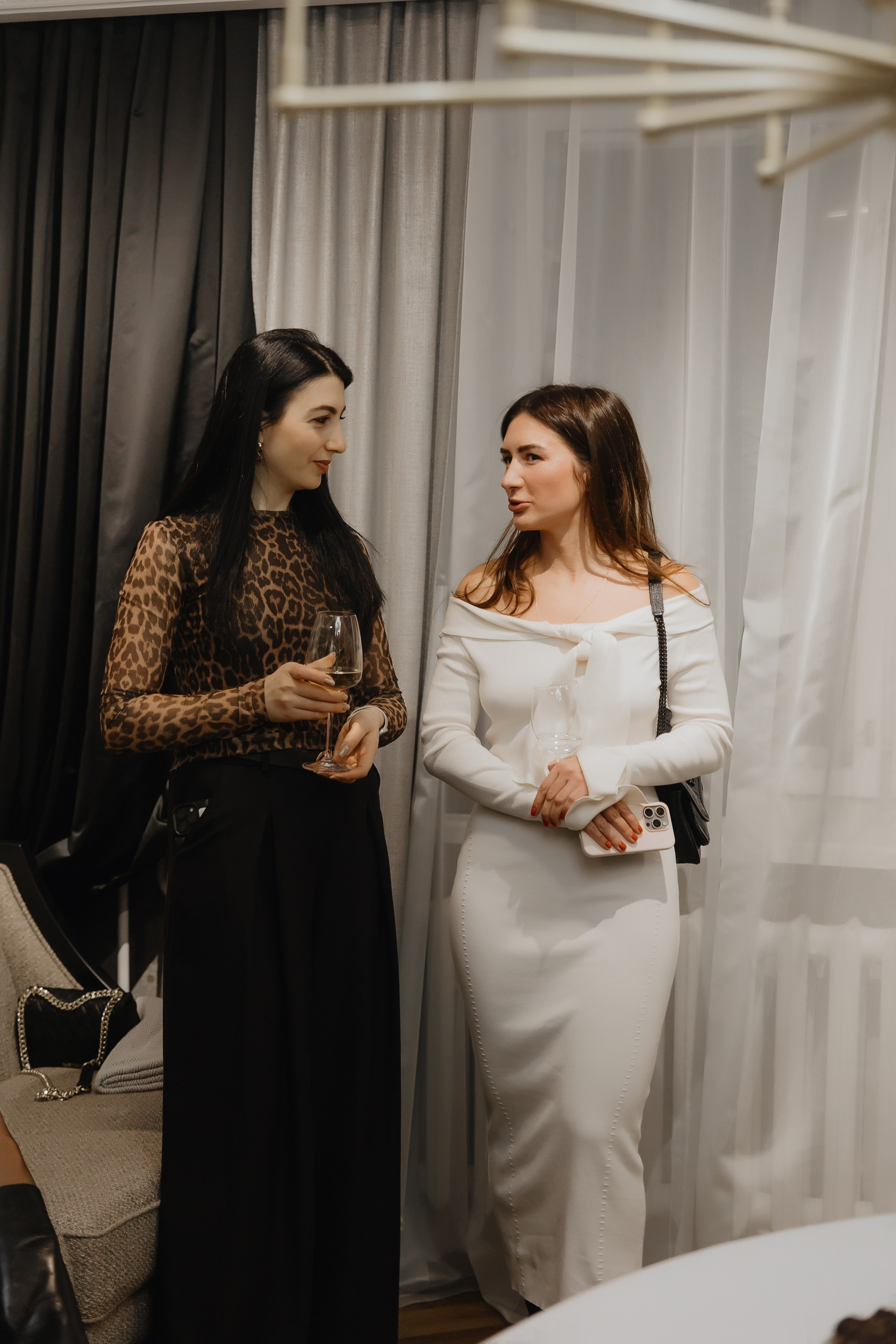 Открытие нового пространства интерьерного салона L. DECO в феврале 2025. L. Deco интерьерный салон. Краски/обои/лепной декор