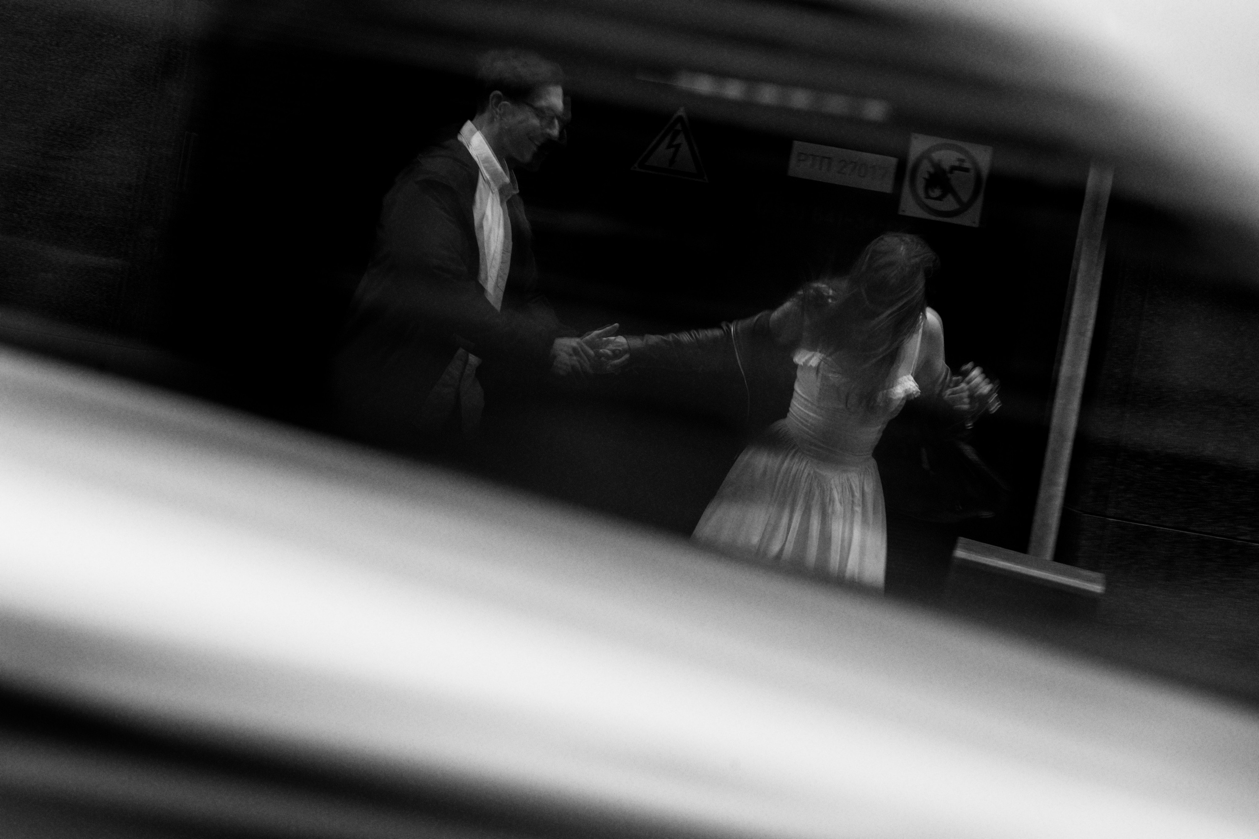 Свадебная Прогулка Виктория и Артем. Портретный Студийный и уличный фотограф Москва. Индивидуальные, Семейные, Беременность, Будуар, Каталог, контент съемки для блога и бизнеса