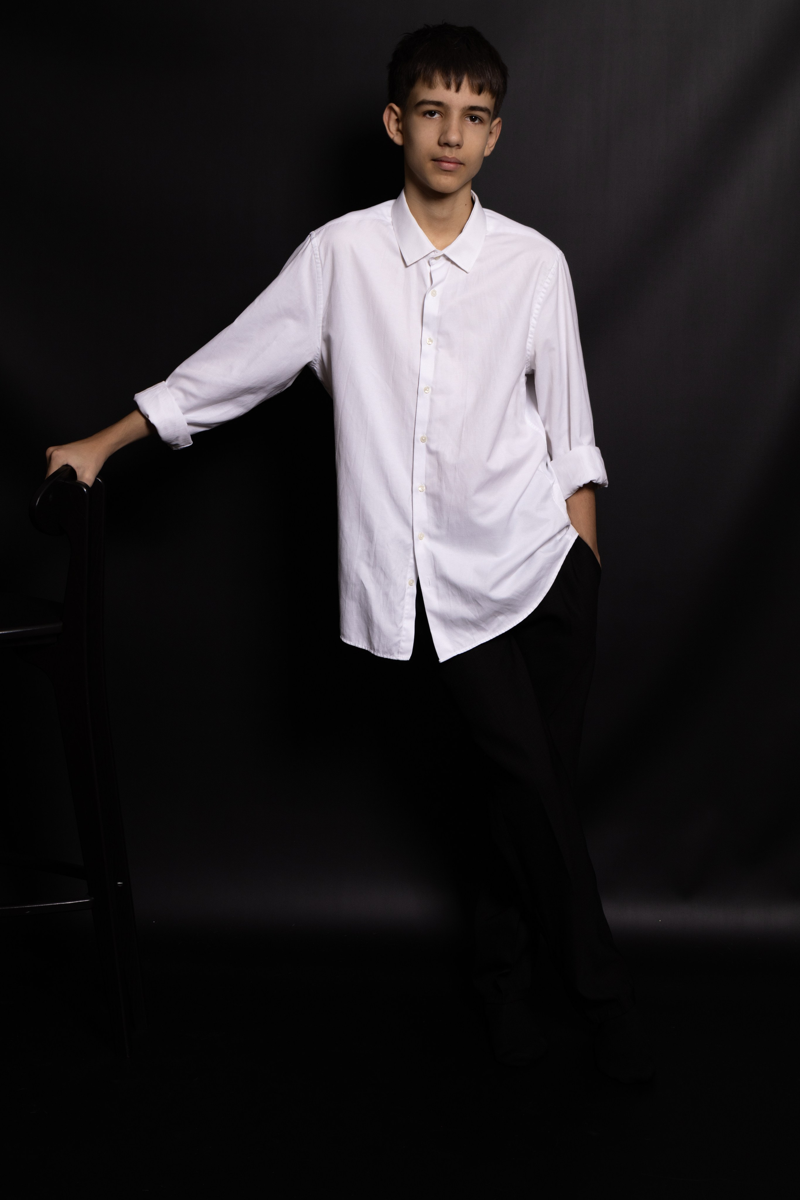 Мужской портрет. Я работаю в разных жанрах фотографии — от портретов до свадебной и семейной съёмки — в городе Междуреченске. Виктория Куреннова