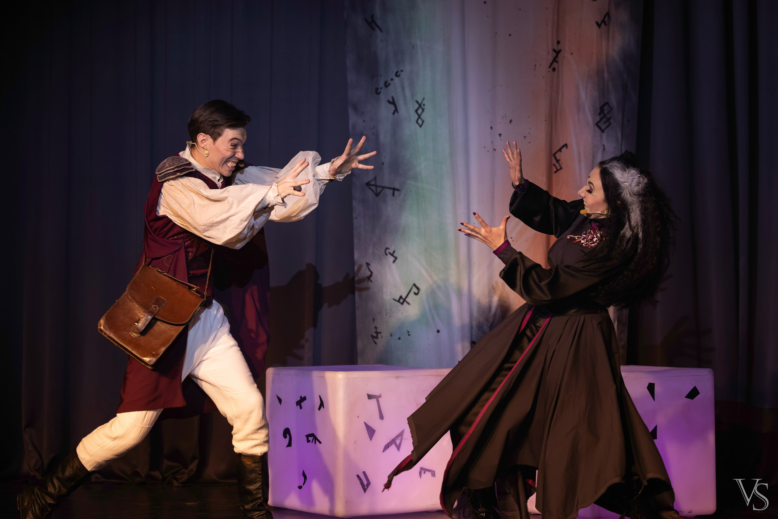 Книга стихий 25.01. Фотограф Виктор Степанов