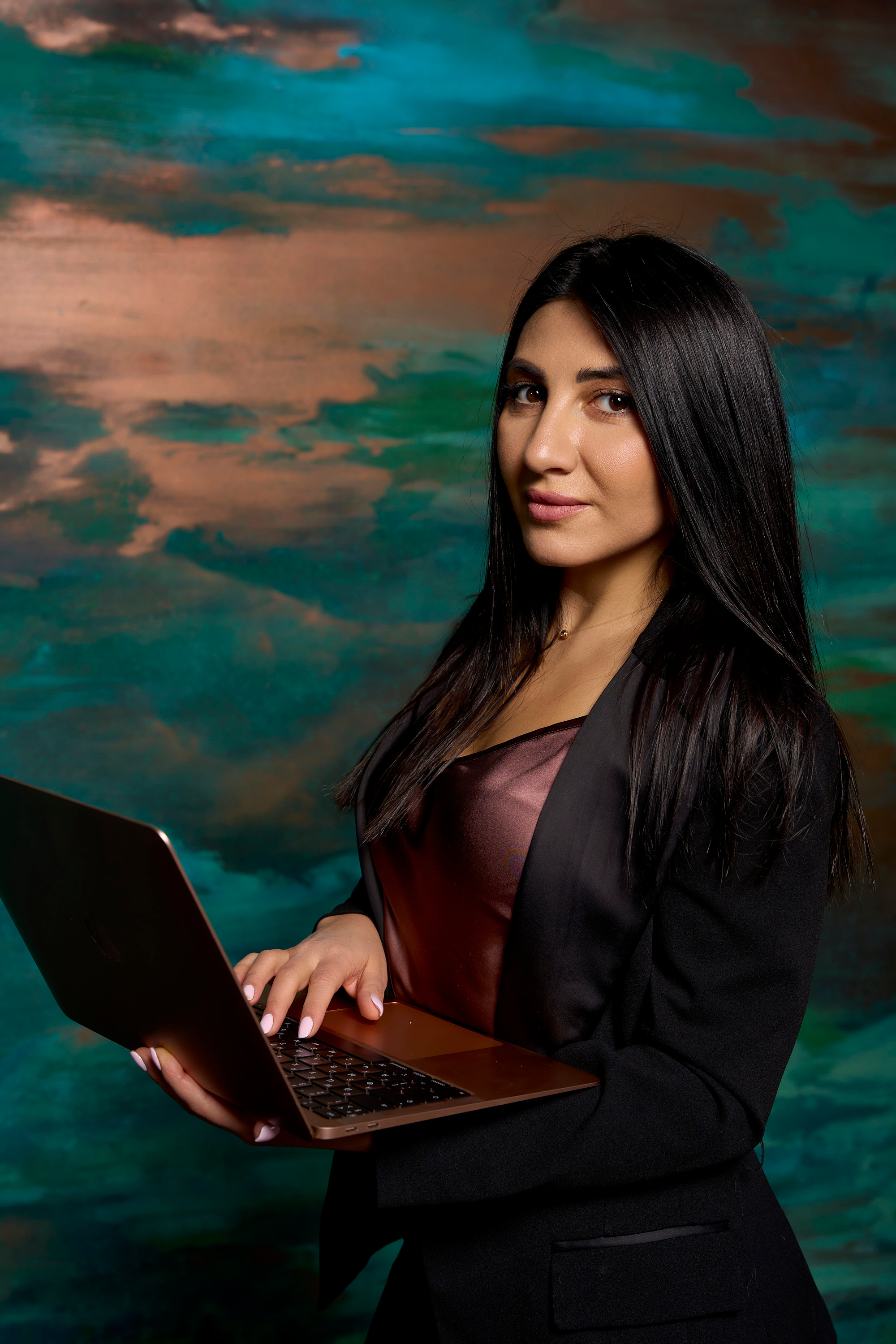 Офисная фотосъемка в Москве – Деловые портреты и командные фото | AkselPhoto. Фотограф в Москве (ЮВАО ВАО СВАО)