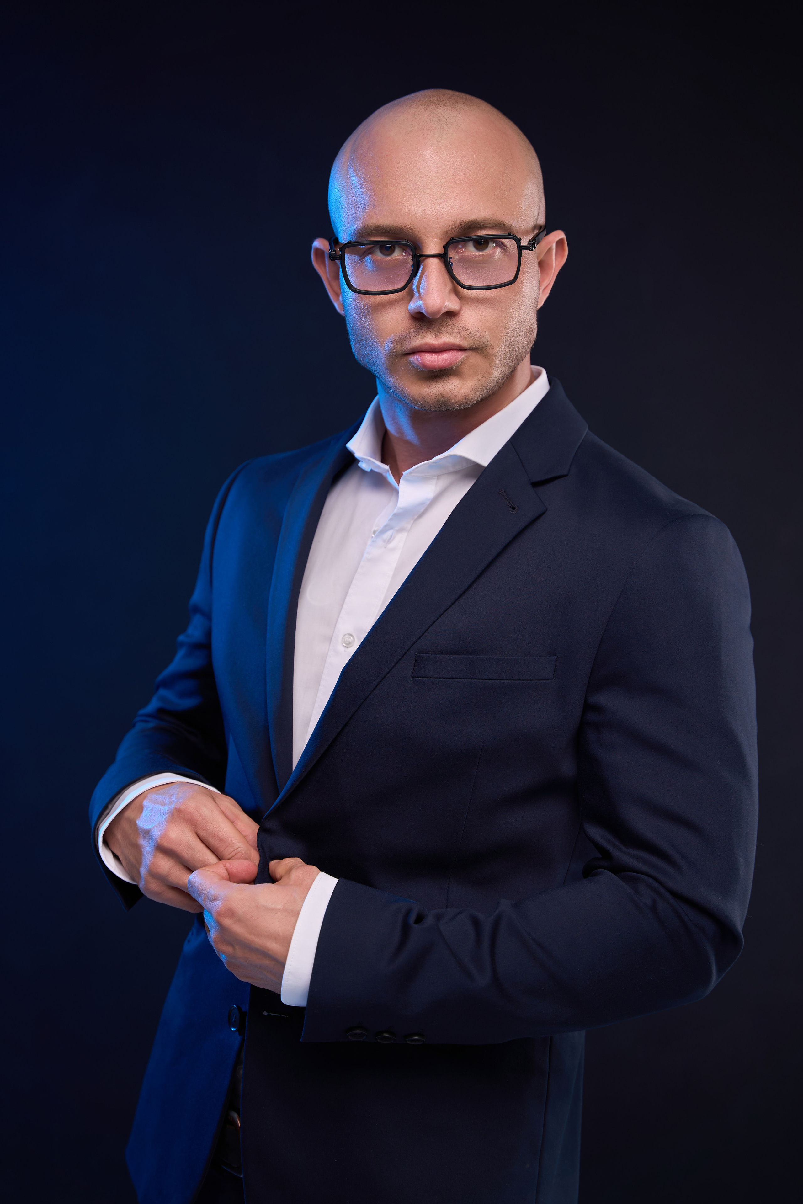 Офисная фотосъемка в Москве – Деловые портреты и командные фото | AkselPhoto. Фотограф в Москве (ЮВАО ВАО СВАО)