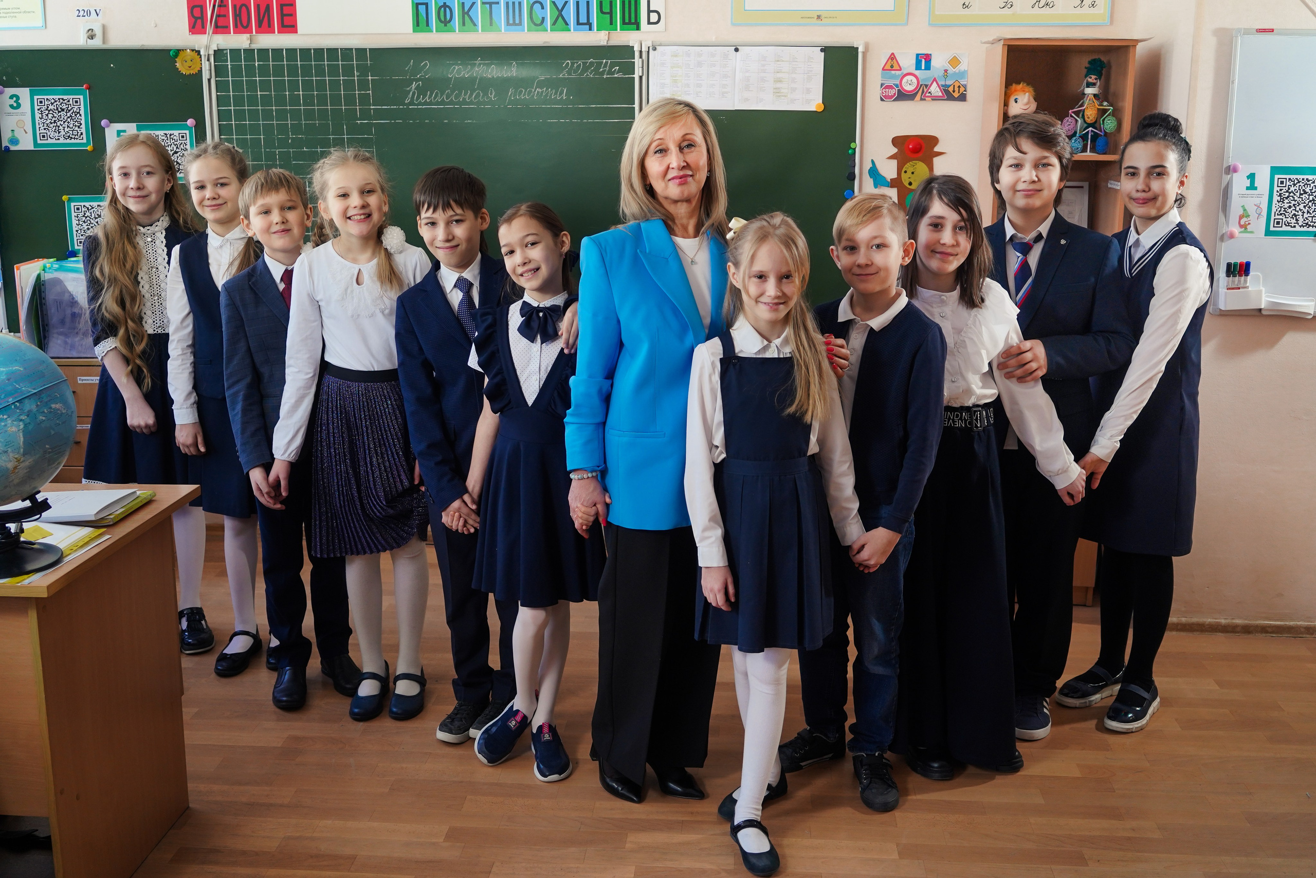 Выпускные альбомы, 4 класс Школа № 175 школьная фотосессия. Семейный и портретный фотограф в Екатеринбурге Анна Лобанова