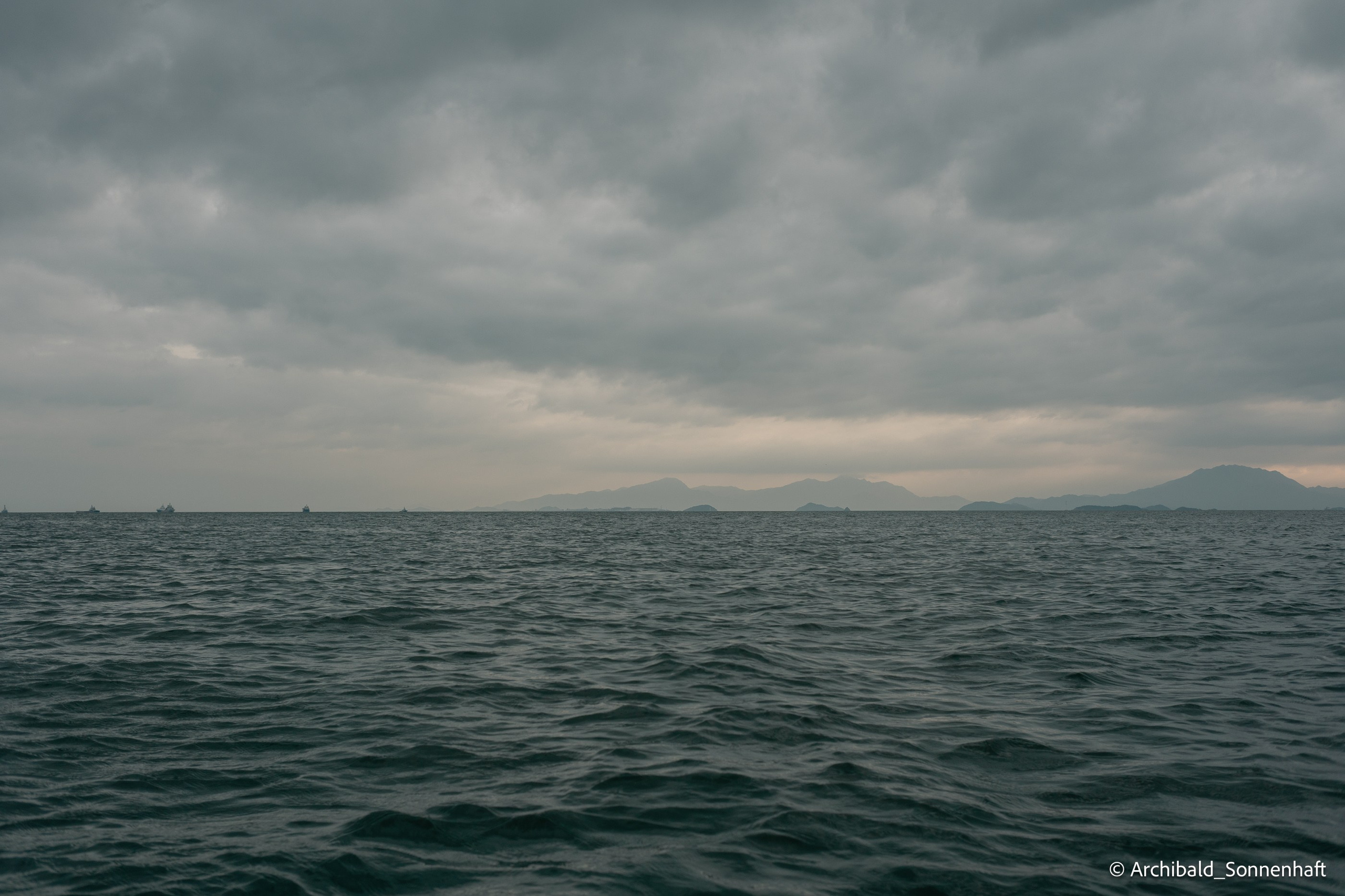Kayaking in Huizhou, China. Photographer in Guangzhou, China. Archibald Sonnenhaft