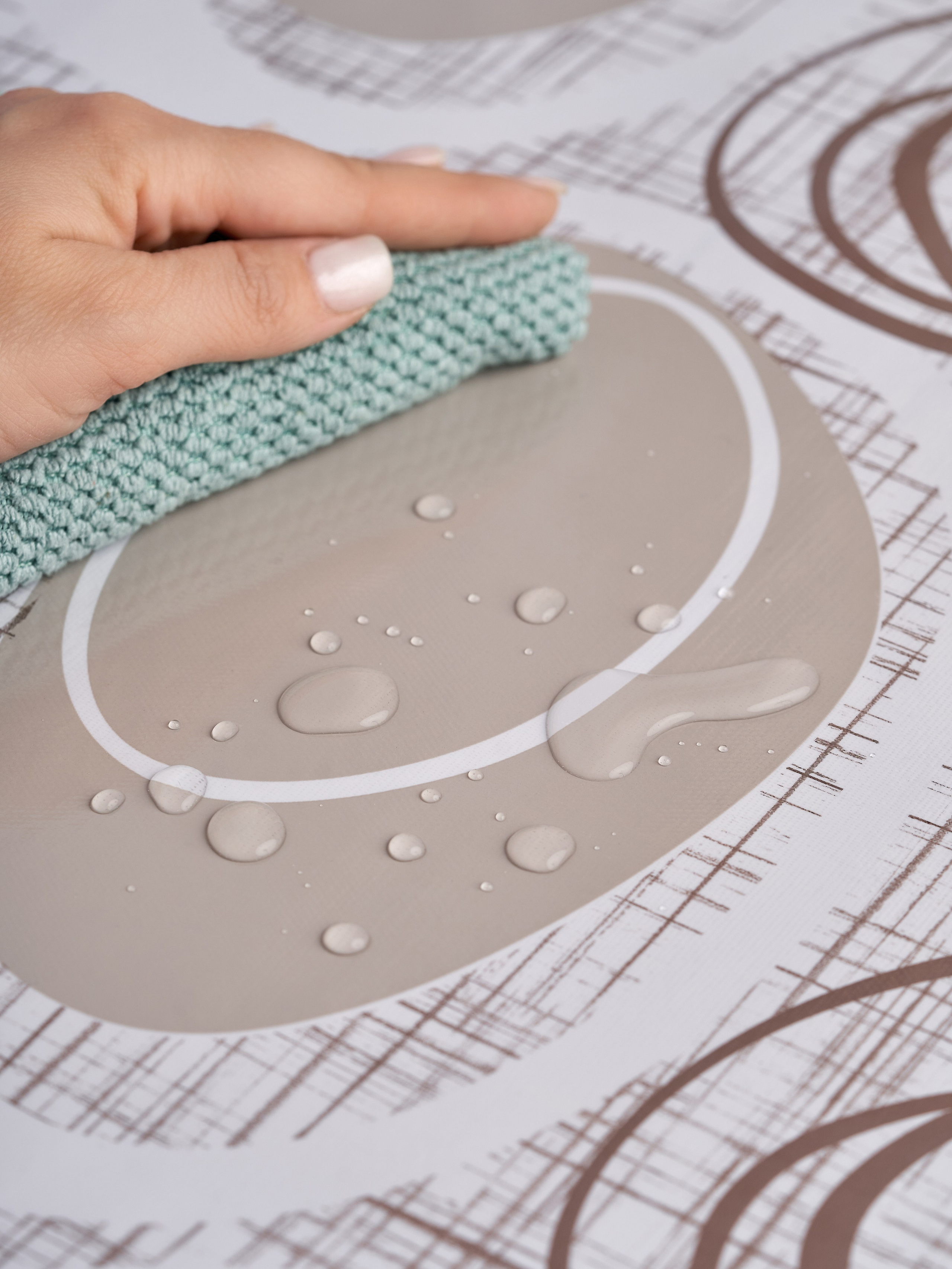 СЪЕМКА С РУКАМИ В КАДРЕ. Предметный фотограф в Бийске Анжелика Мордовина