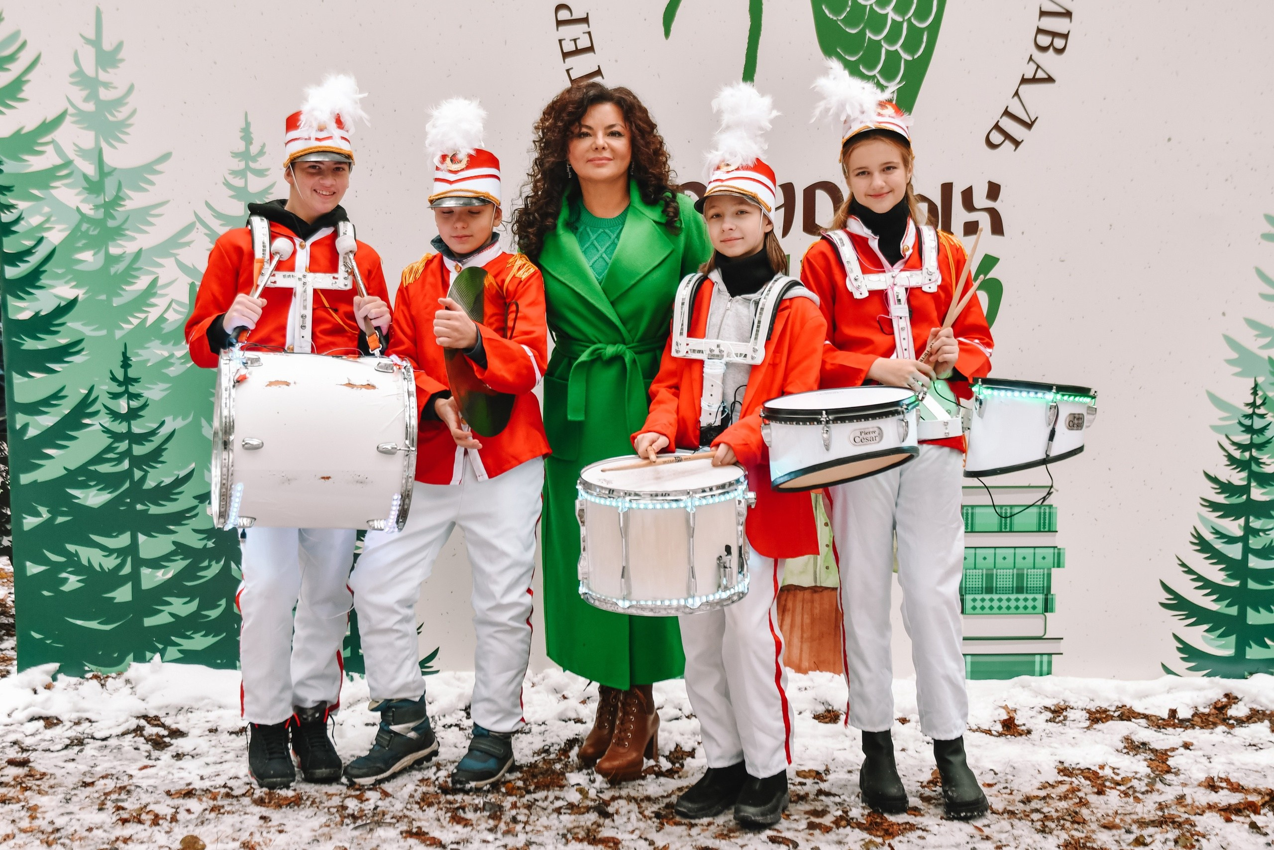 10 сосновых шишек. Kirillova Studio — мастерская декора и событий Юли Кирилловой